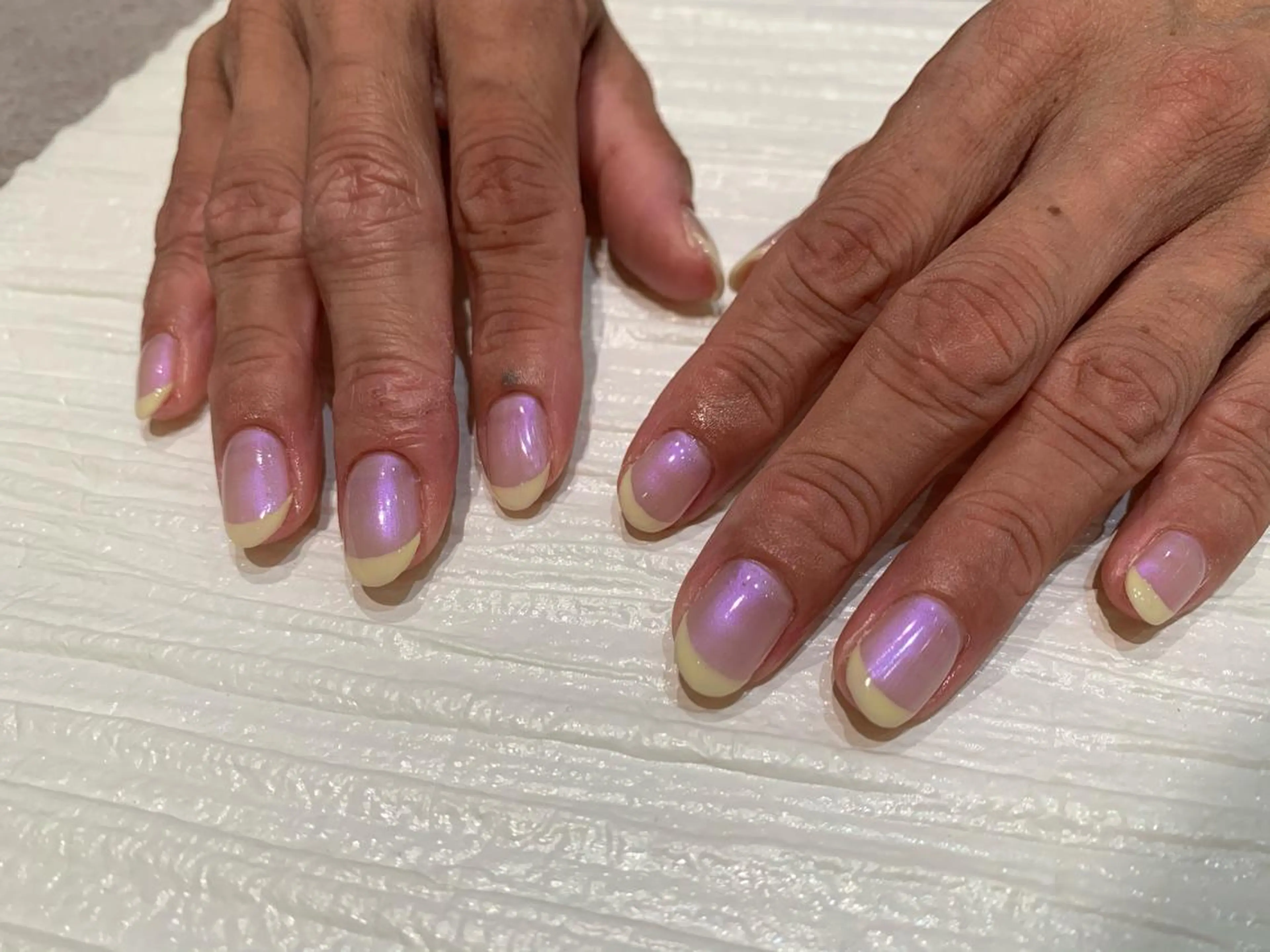 ネイル オーロラネイル 黄色 nailAVANCE akariのネイルデザイン