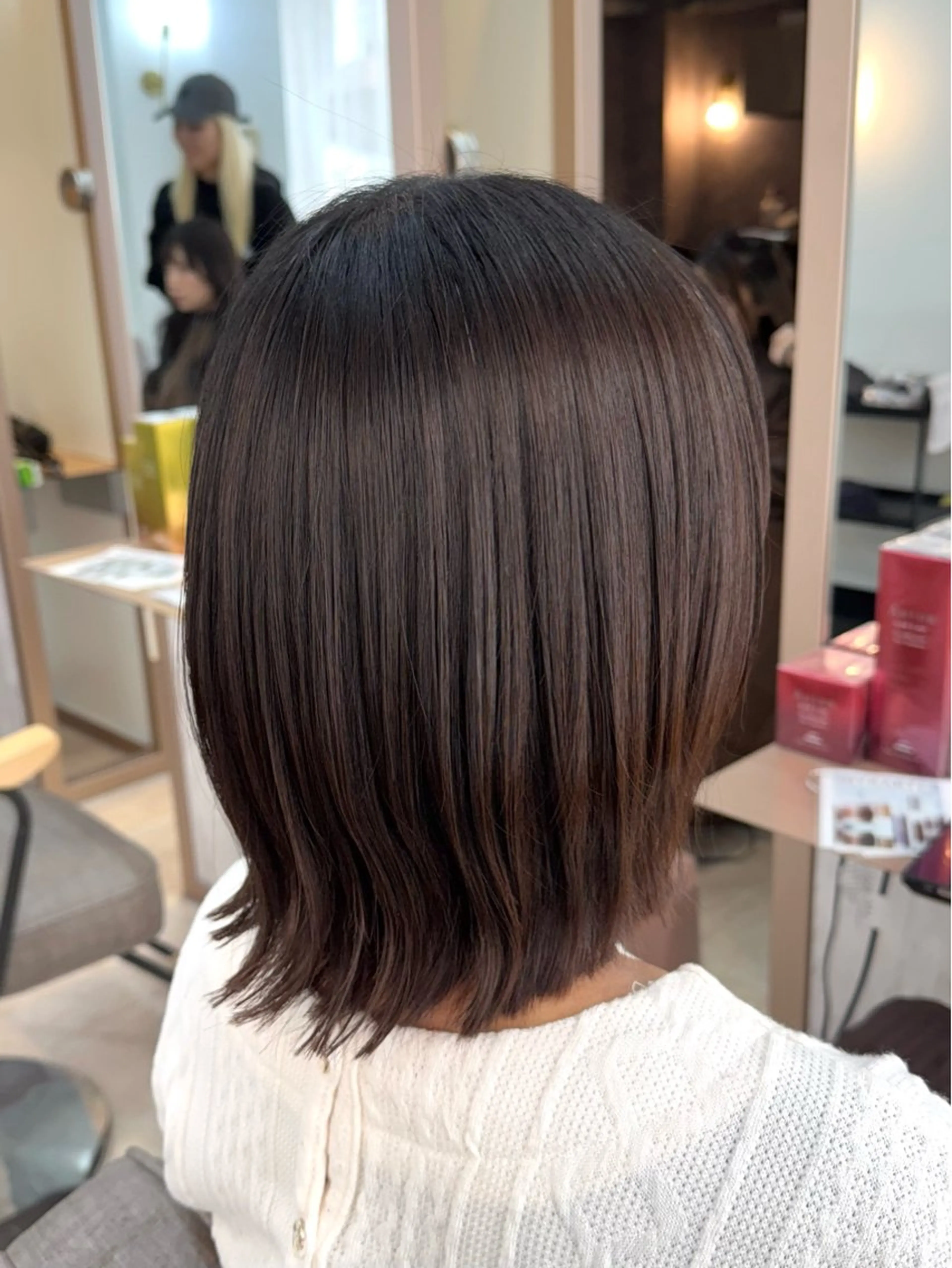 ショート 🩶mana🩶艶髪 /カラーオンカラーのヘアスタイル