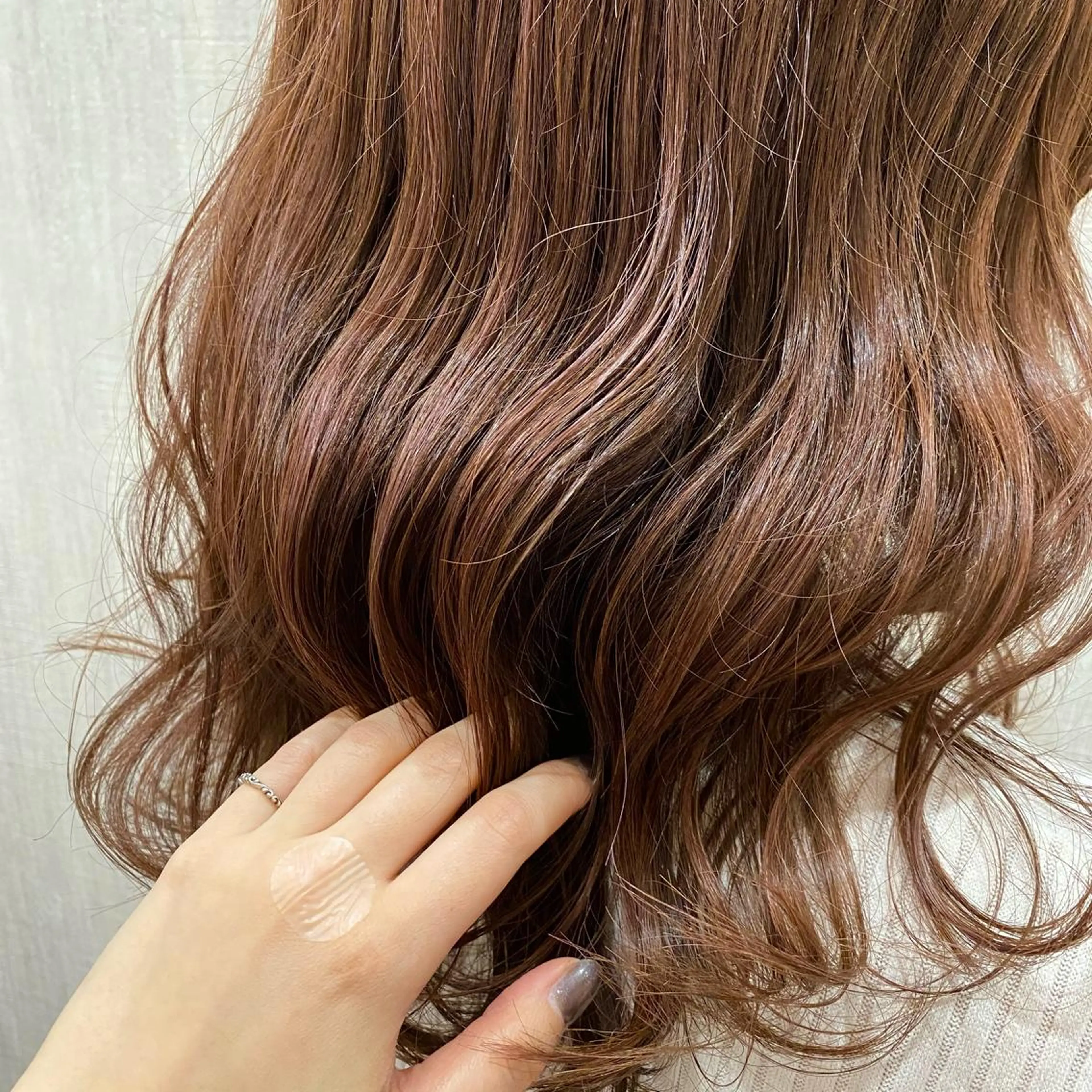 ミディアム カラー カット ヘアカラー トリートメント 🫧透け感⋆艶髪💎 山口アヤカのヘアスタイル