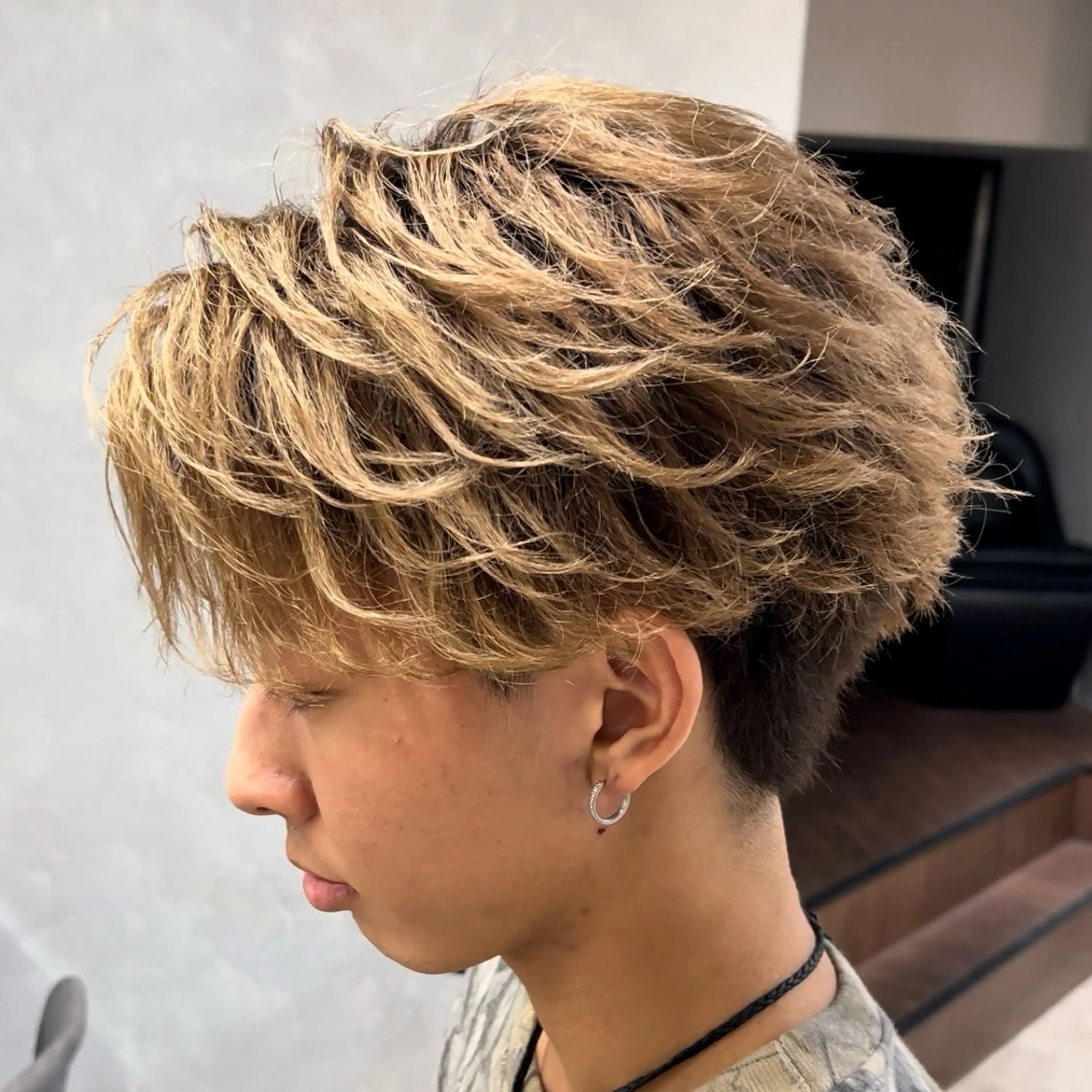 ショート カラー パーマ メンズ フェザーパーマ マッシュ メンズパーマ トリートメント 似合わせパーマ フェザーパーマ稲村のヘアスタイル