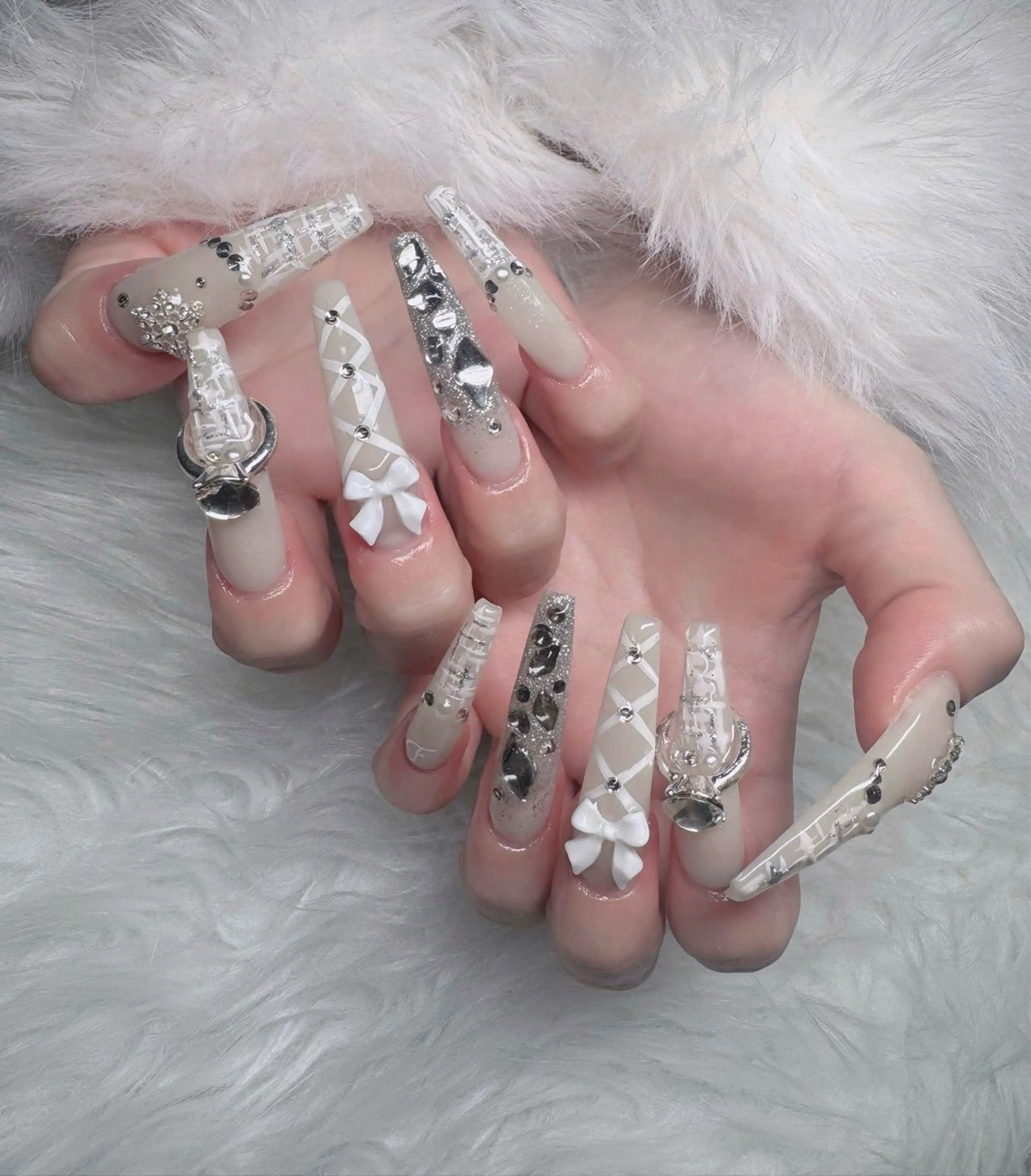 ネイル オーロラネイル フレンチネイル ジェルネイル ハロウィン 韓国ネイル H.baby Nail Salonのネイルデザイン