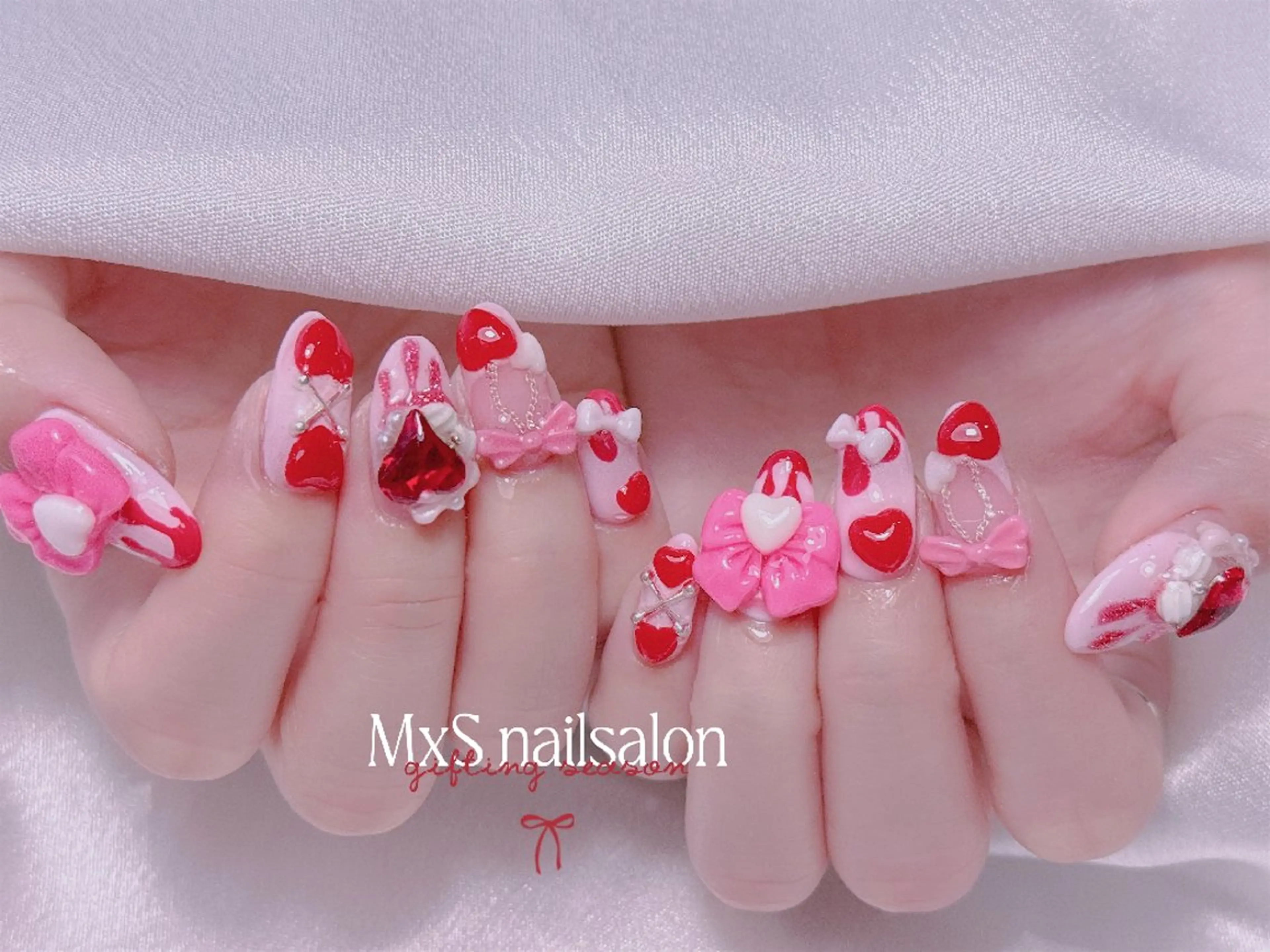 ネイル ジェルネイル 韓国ネイル マグネットネイル パラジェル バレンタイン ハンドネイル ハンドケア MxS Nail(長さだし/フィルイン/マグネット/韓国ネイル/ワンホンネイル/ワンカラー)所属・MxS リィリィのネイルデザイン