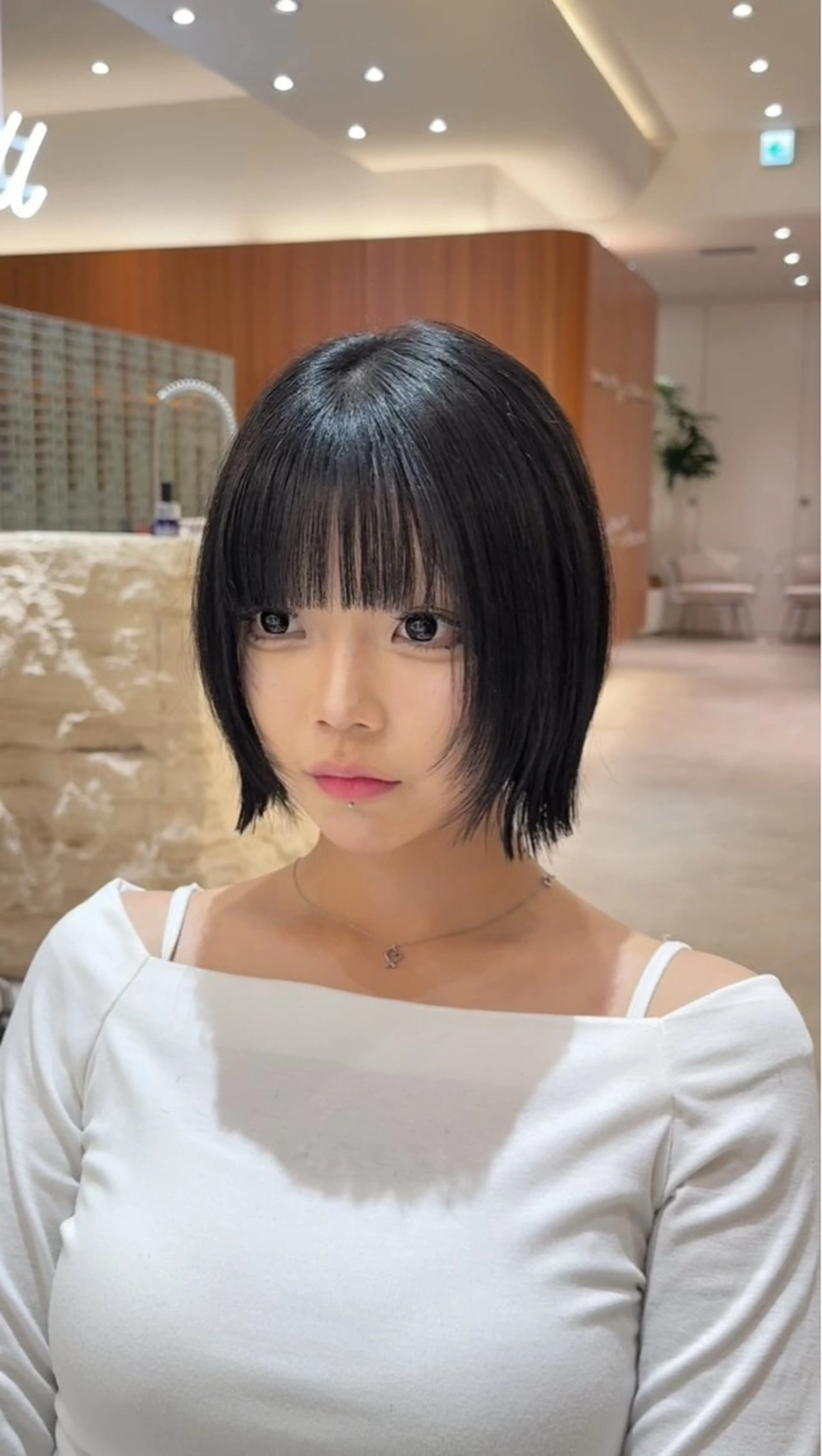 ミディアム カラー 切りっぱなしボブ ショートボブ ボブレイヤー 透明感カラー ボブ カット ヘアカラー トリートメント 田中航平/渋谷ボブ/ レイヤーボブのヘアスタイル