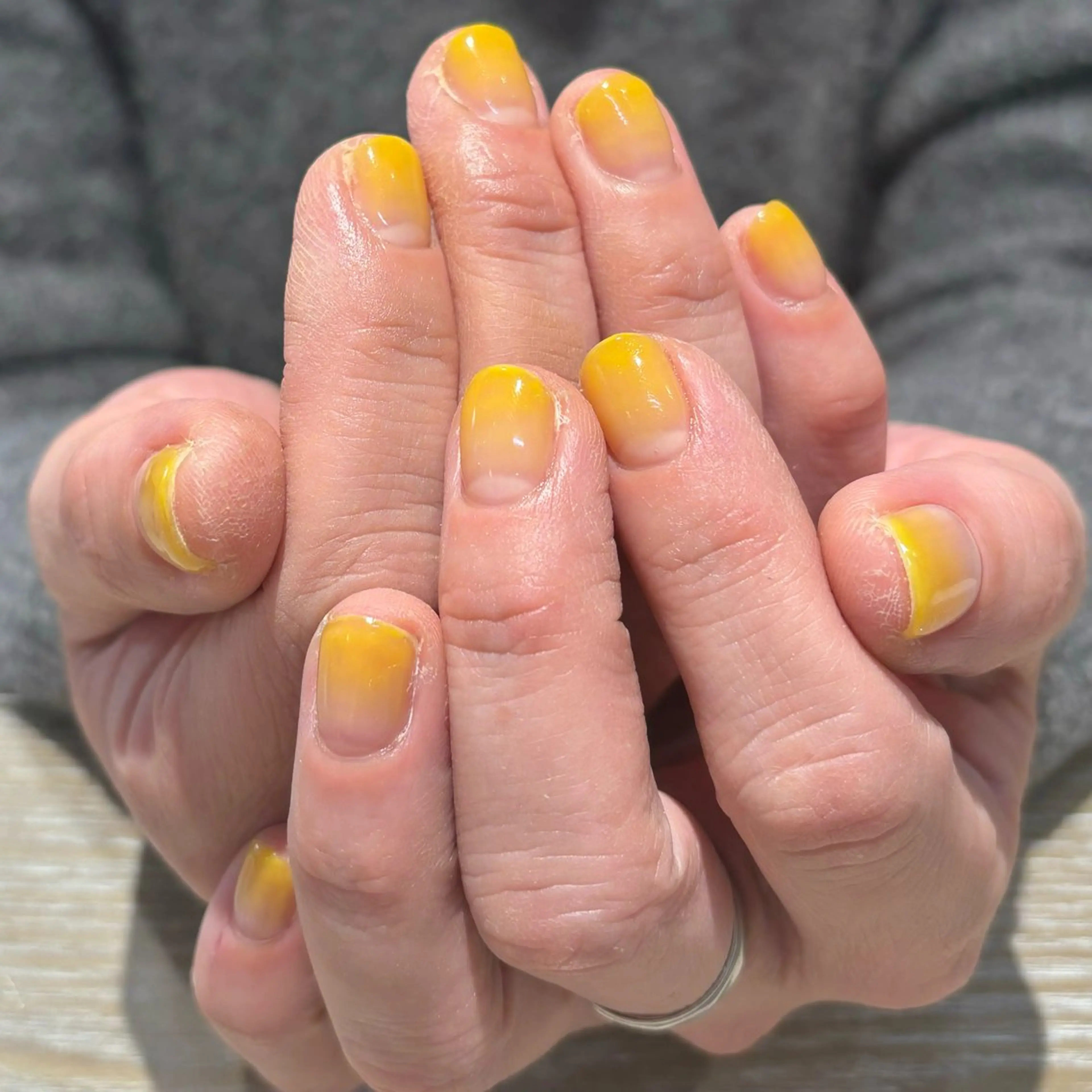 ショート イエローカラー erinca nail所属・村上 由衣のネイルデザイン