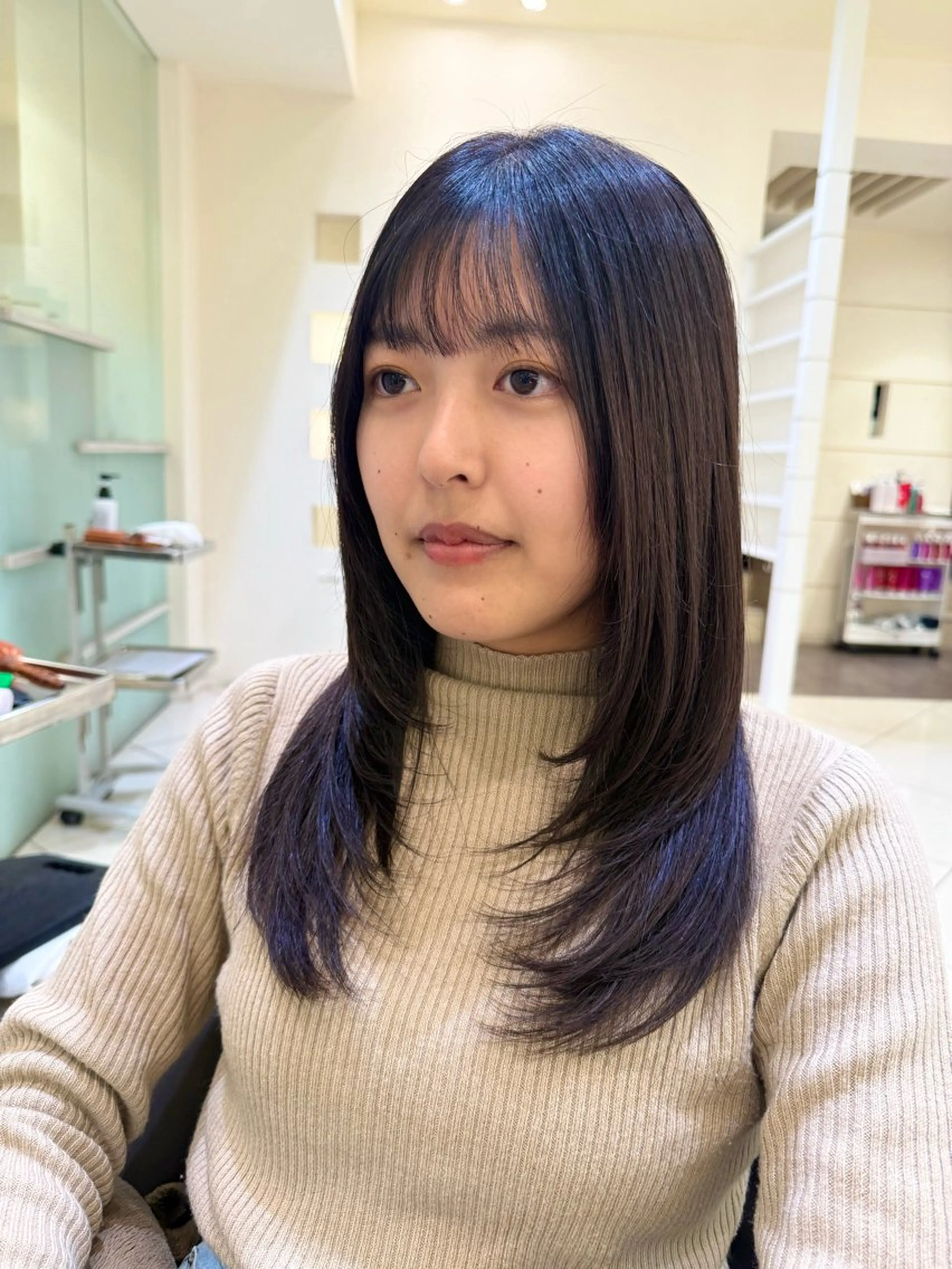 セミロング カラー ヘアアレンジ カット ヘアカラー トリートメント 韓国レイヤー🖤🤍 /うえのゆずのヘアスタイル