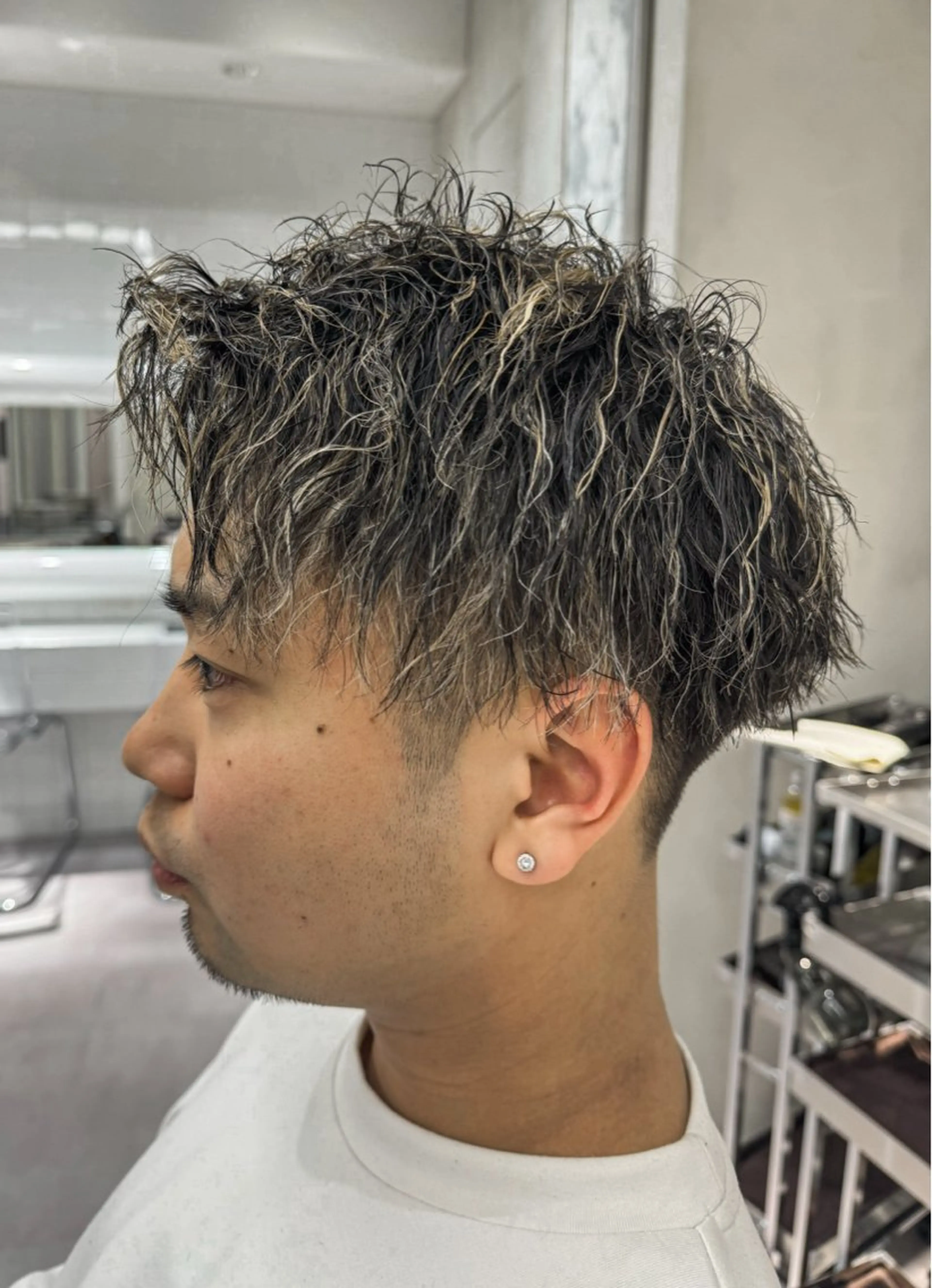 パーマ メンズ メンズブリーチ メンズパーマ メンズ特化ニュアンス パーマ　RYOのヘアスタイル