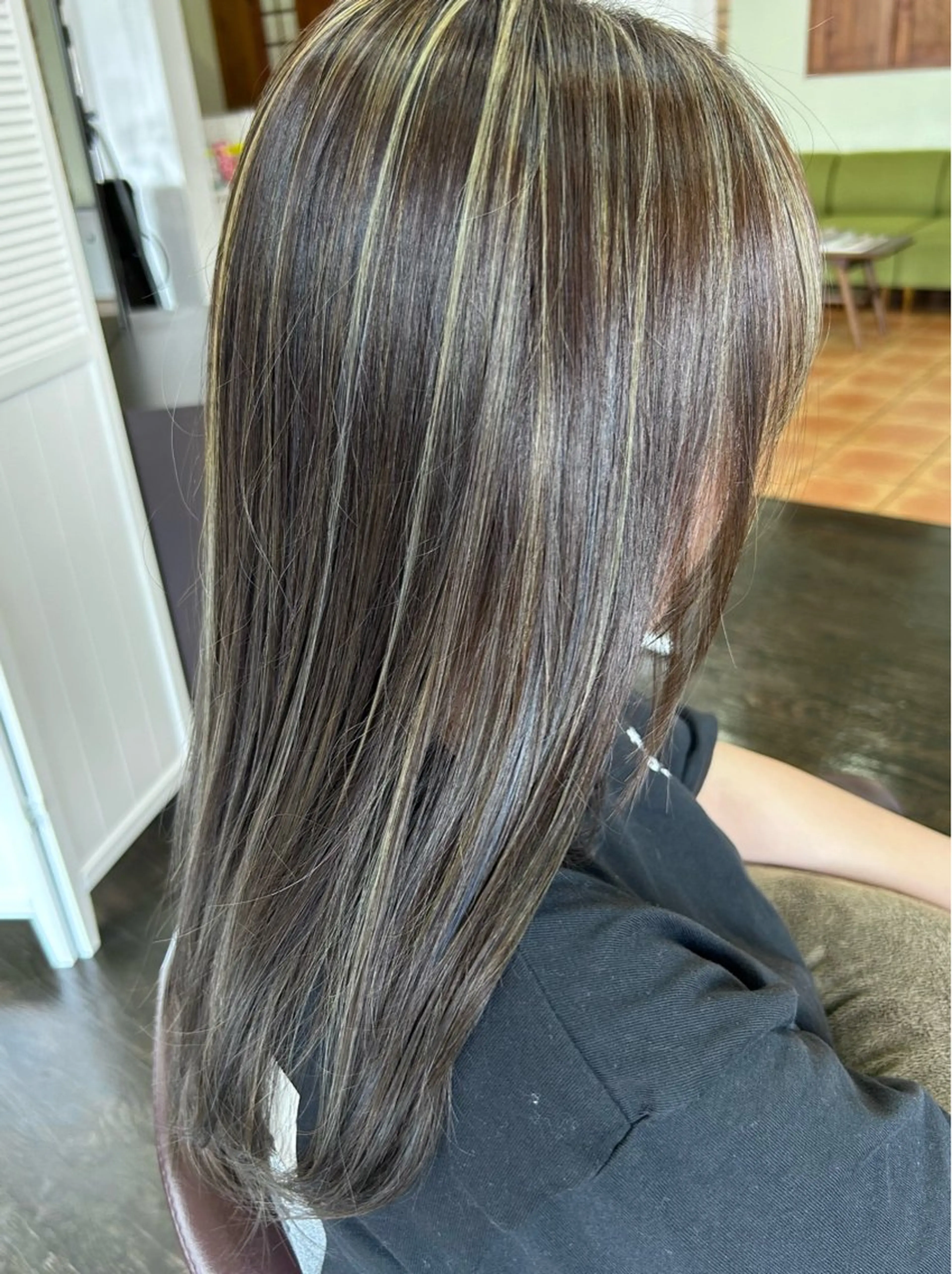 カラー アッシュ ハイライトカラー 坂本 瑞季 🤍 髪質改善のヘアスタイル