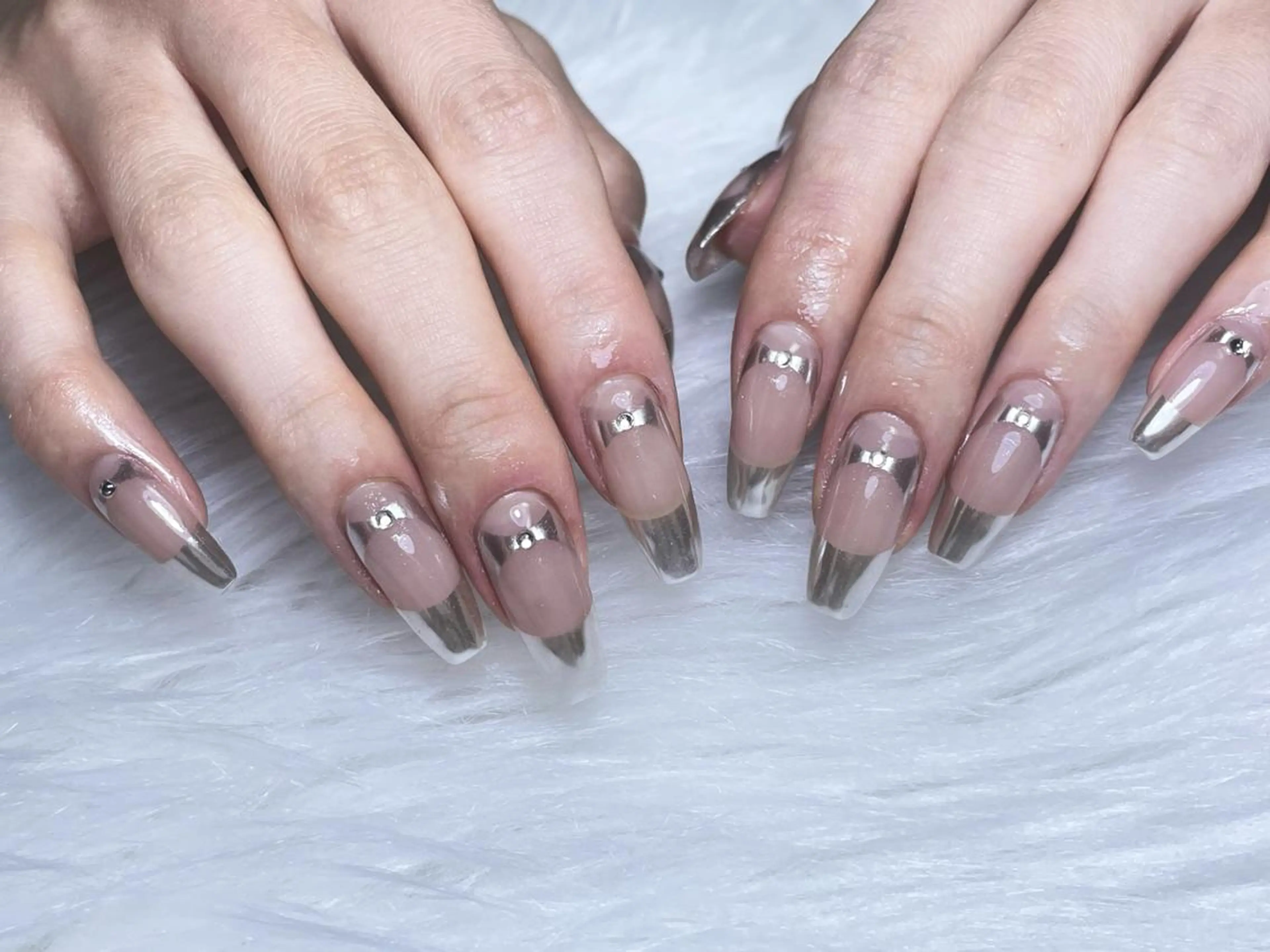 ネイル ジェルネイル キラキラネイル 韓国ネイル ラメ(グリッター) マグネットネイル One plus StudioNailのネイルデザイン