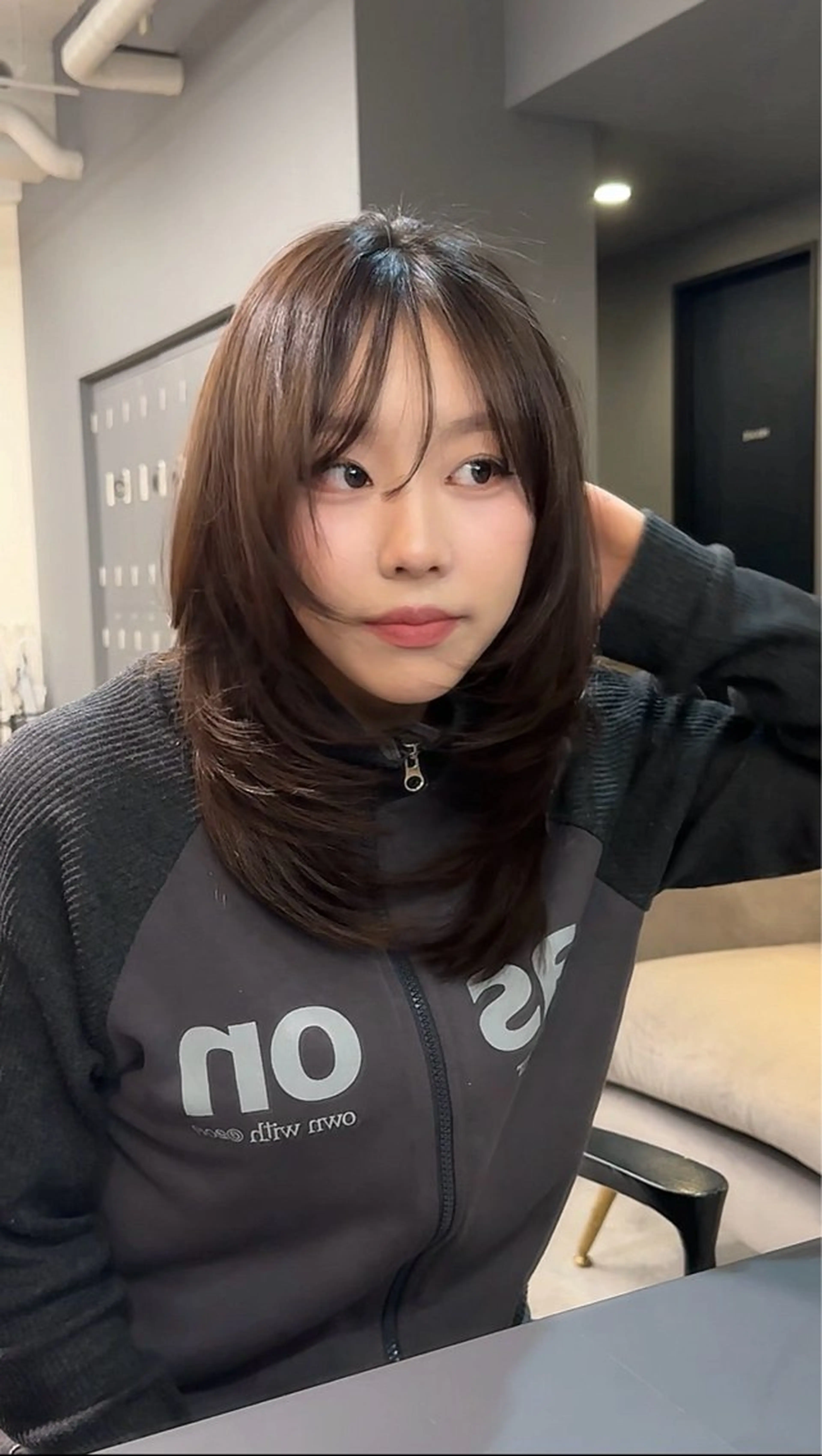 ミディアム 顔まわりレイヤー 顔周りカット レイヤーカット 藤原 萌衣のヘアスタイル