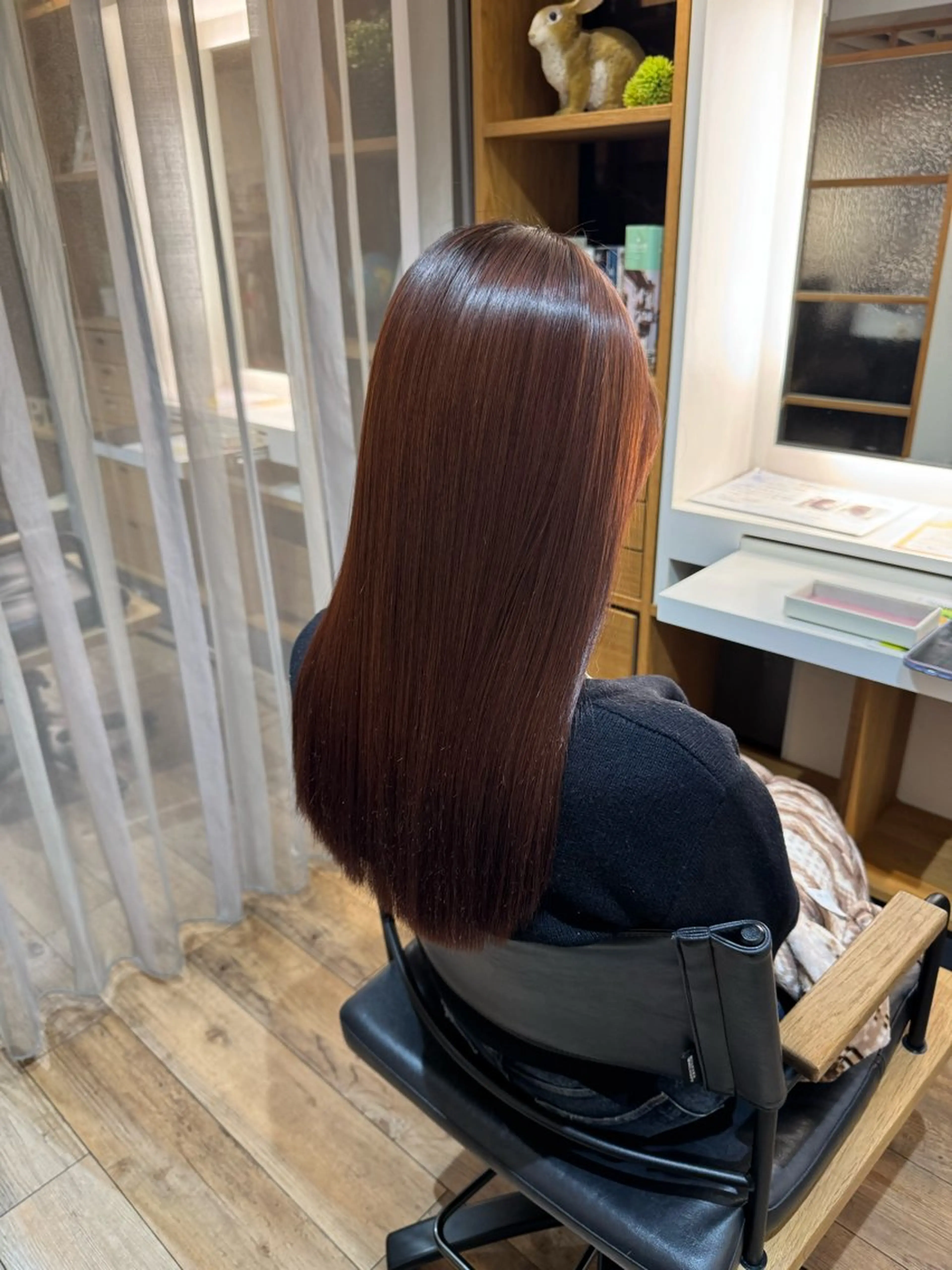 セミロング カット 縮毛矯正 トリートメント afloatkobe所属・美髪/髪質改善 川口凌弥のヘアスタイル