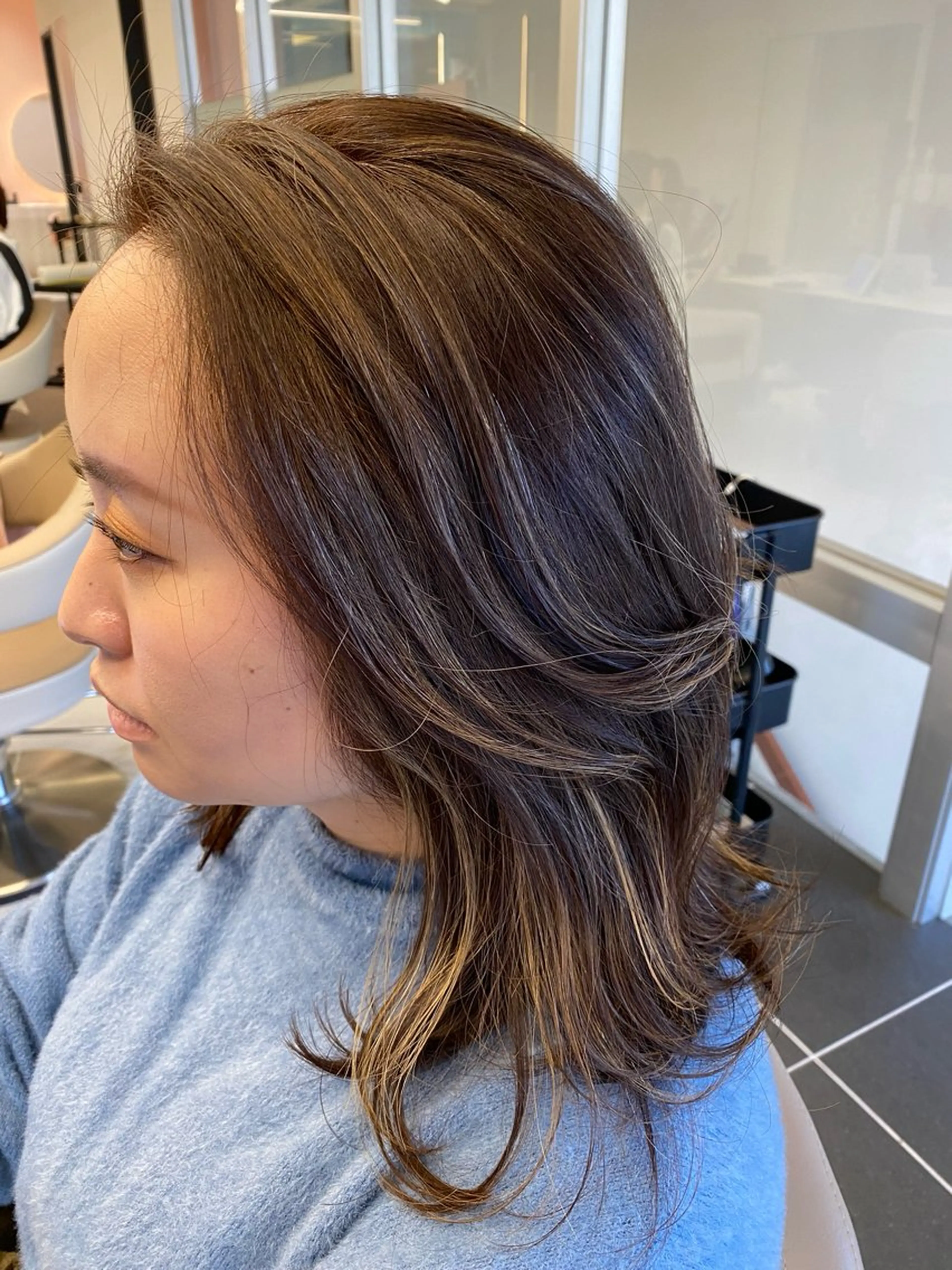 ミディアム カラー カット ヘアカラー ヘアメイクアース浦和店所属・【白髪ぼかし】 矢内　夏輝のヘアスタイル