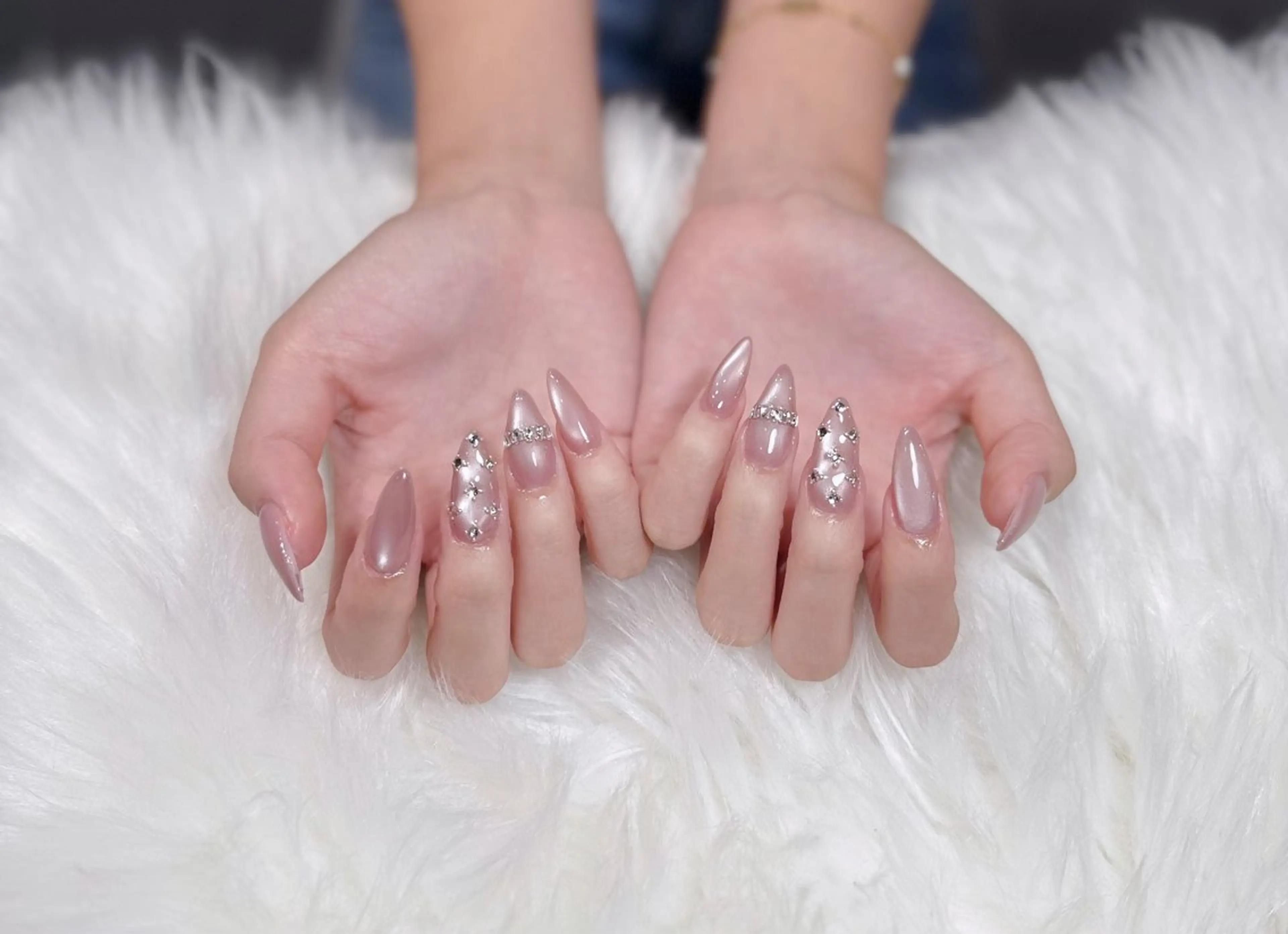 ネイル オーロラネイル チークネイル フットネイル フレンチネイル ジェルネイル ハンドネイル Nichi Nailsのネイルデザイン