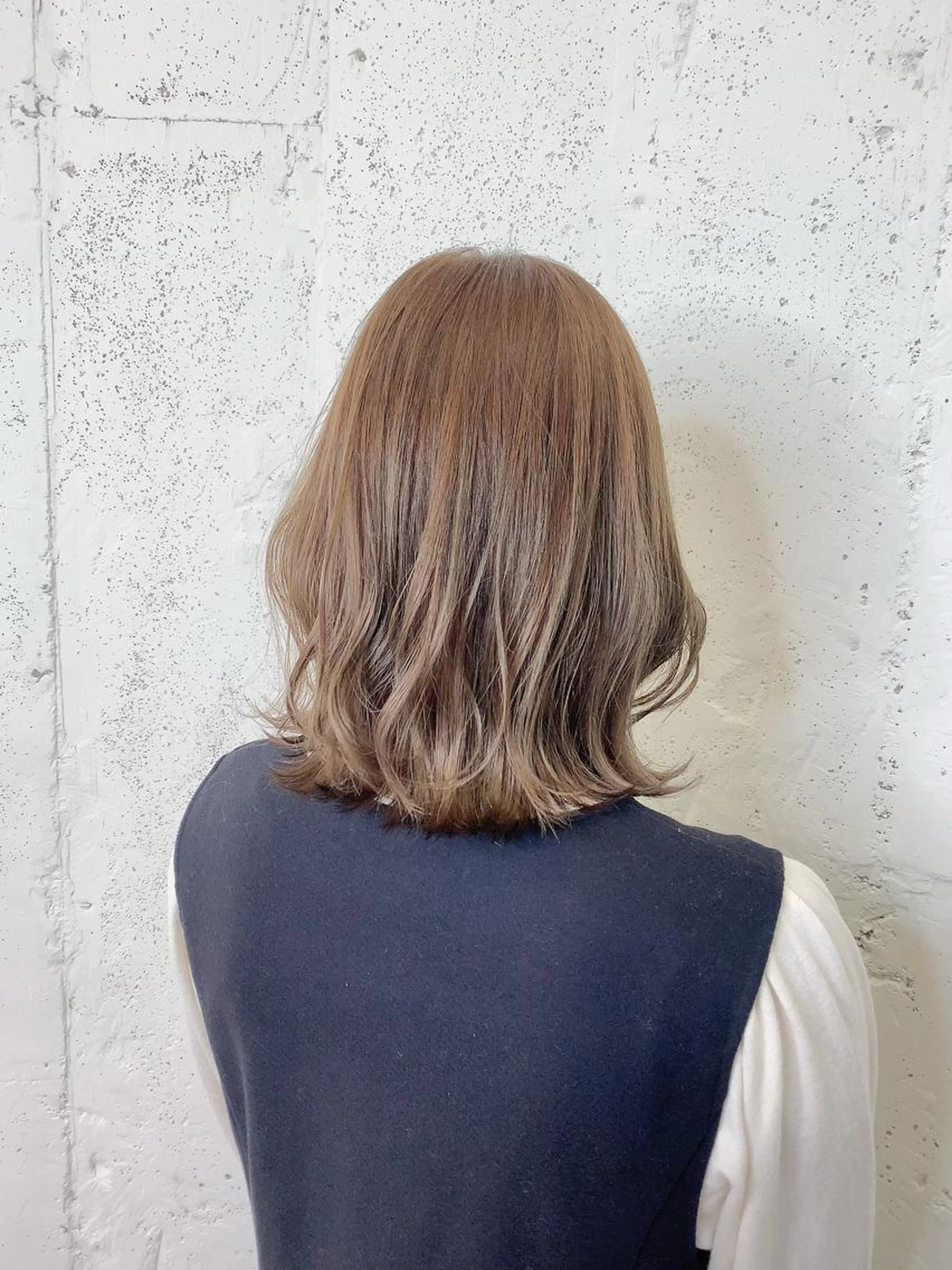 😳ブリーチ無し!😳カラー剤だけで【ダブルカラー】💐ブリーチを使わない💙ダブルカラーで傷まないハイトーンカラー🌈の写真