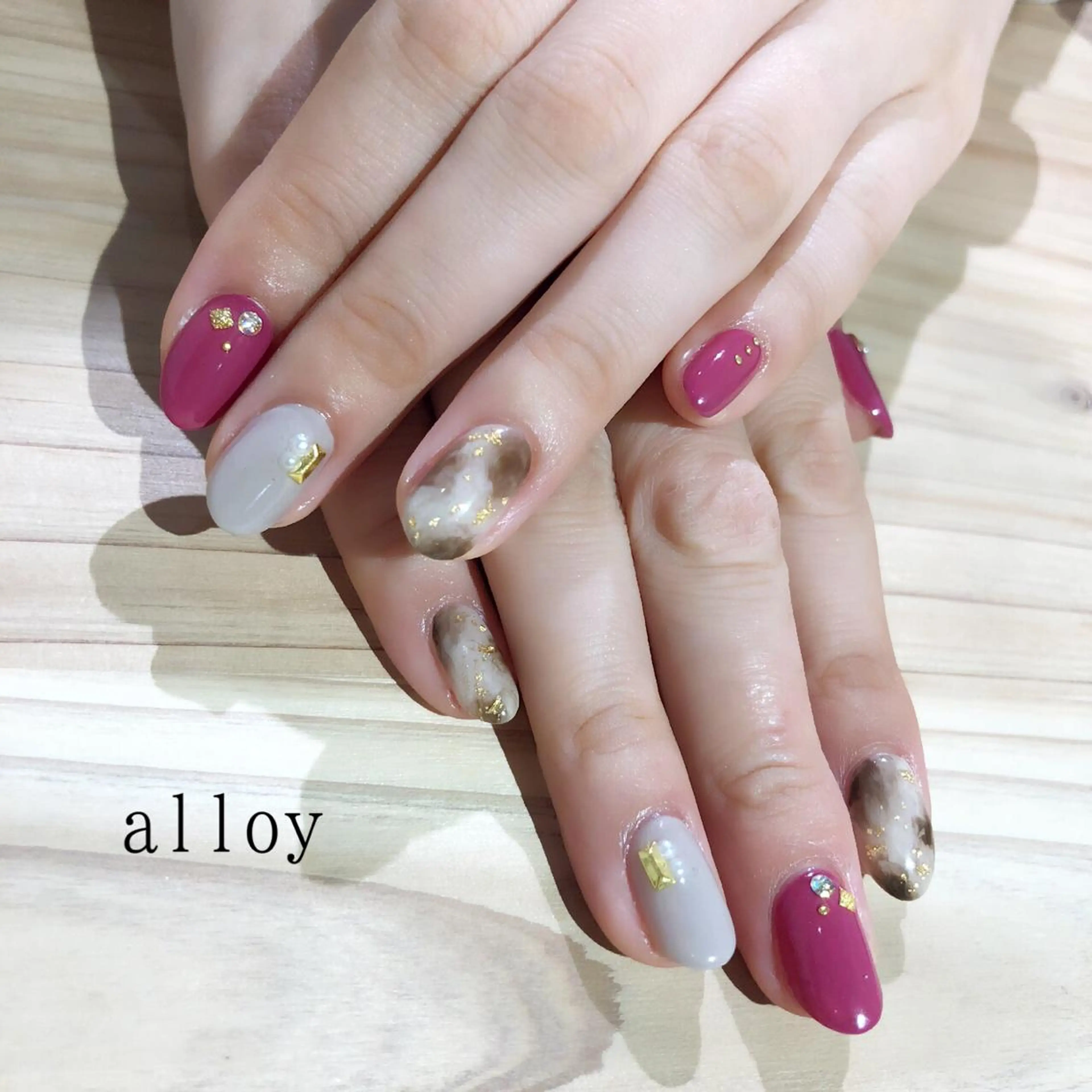 ネイル ハンドネイル alloy nailのネイルデザイン