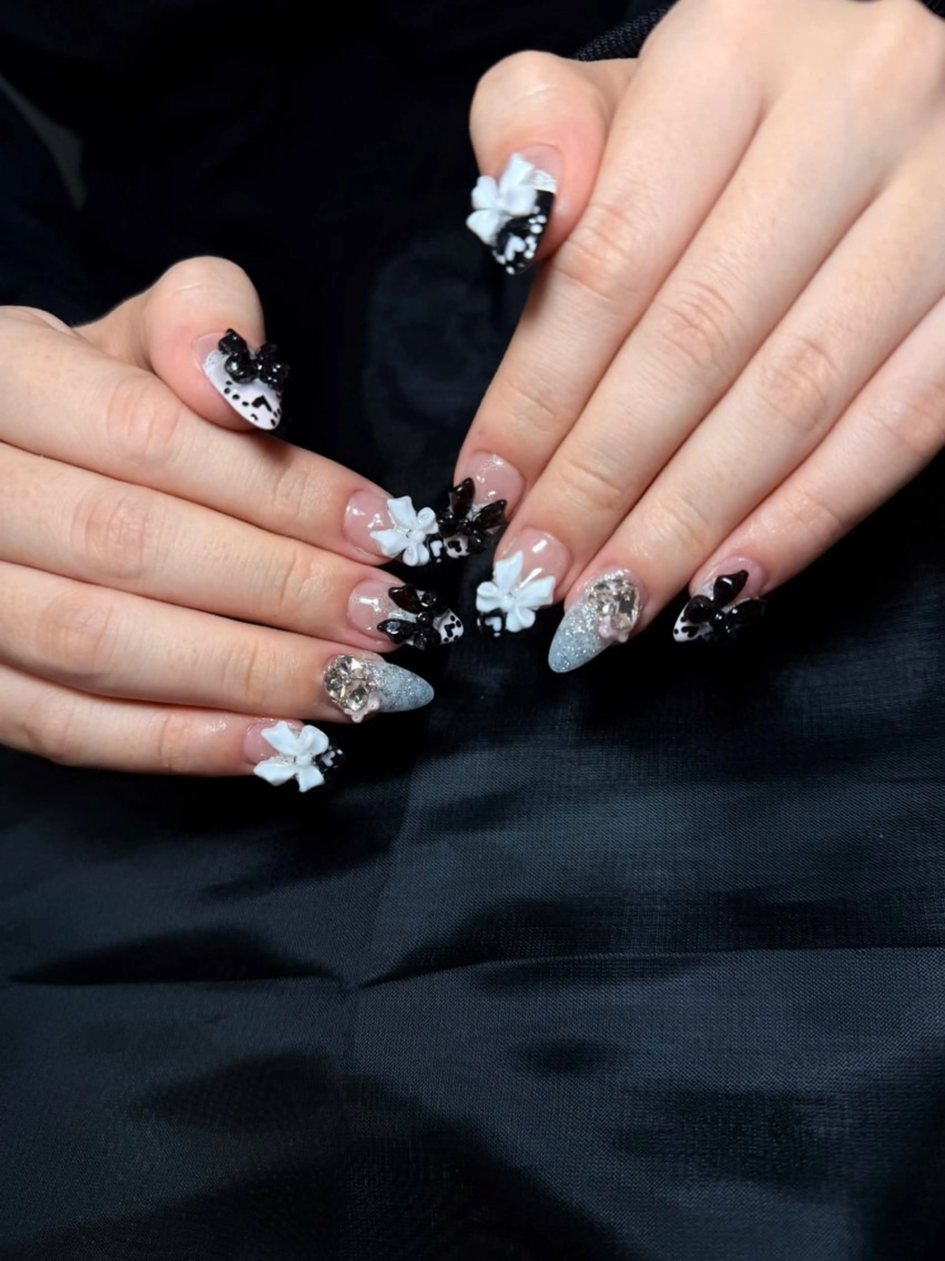 セミロング ハンドネイル Bibi beauty spa Osaka所属・Bibi nail Osakaのネイルデザイン