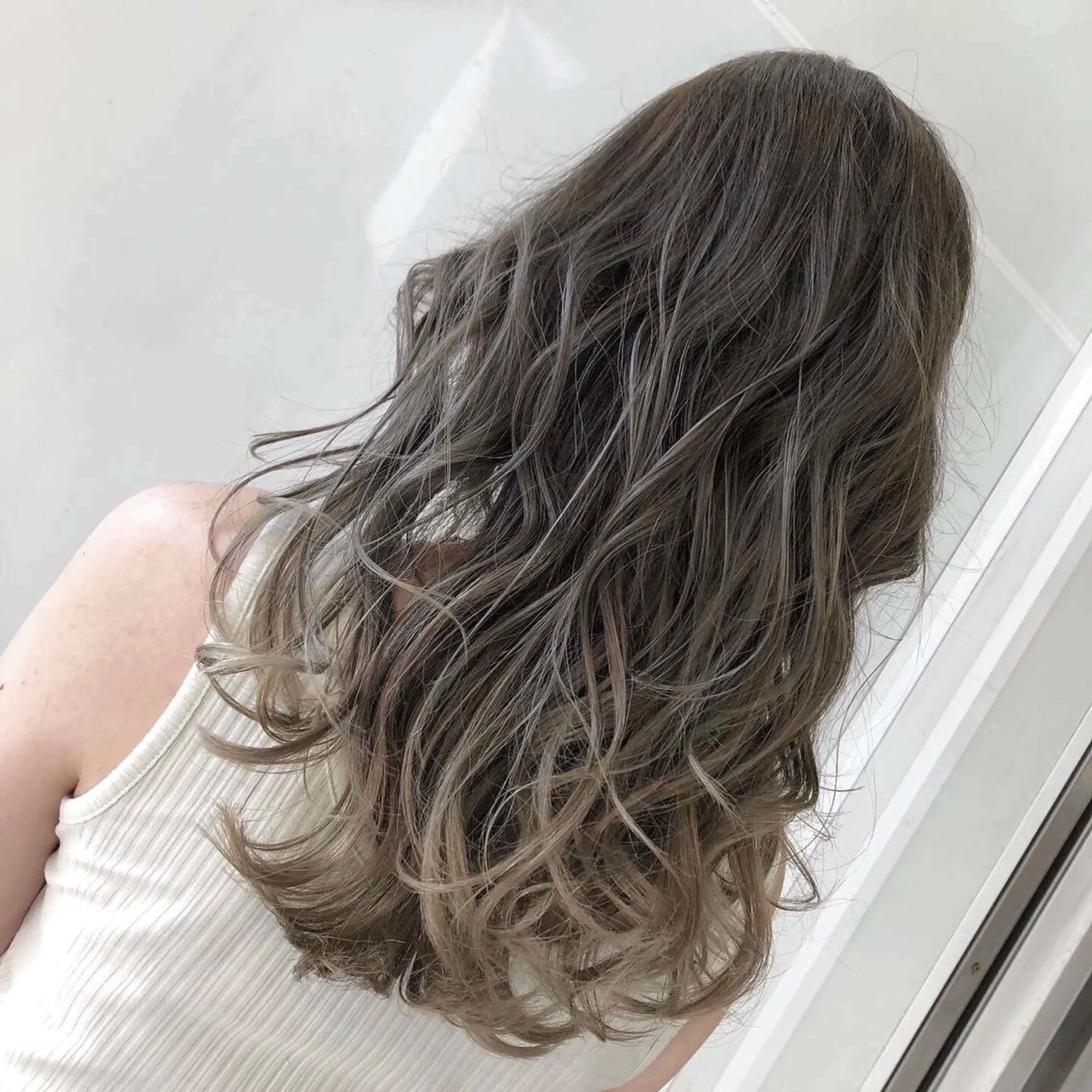 ロング カラー ヘアアレンジ 脱白髪染め専門店HAKUA PLUS白髪ぼかし町田2号店所属・脱白髪染め 大月竜斗のヘアスタイル