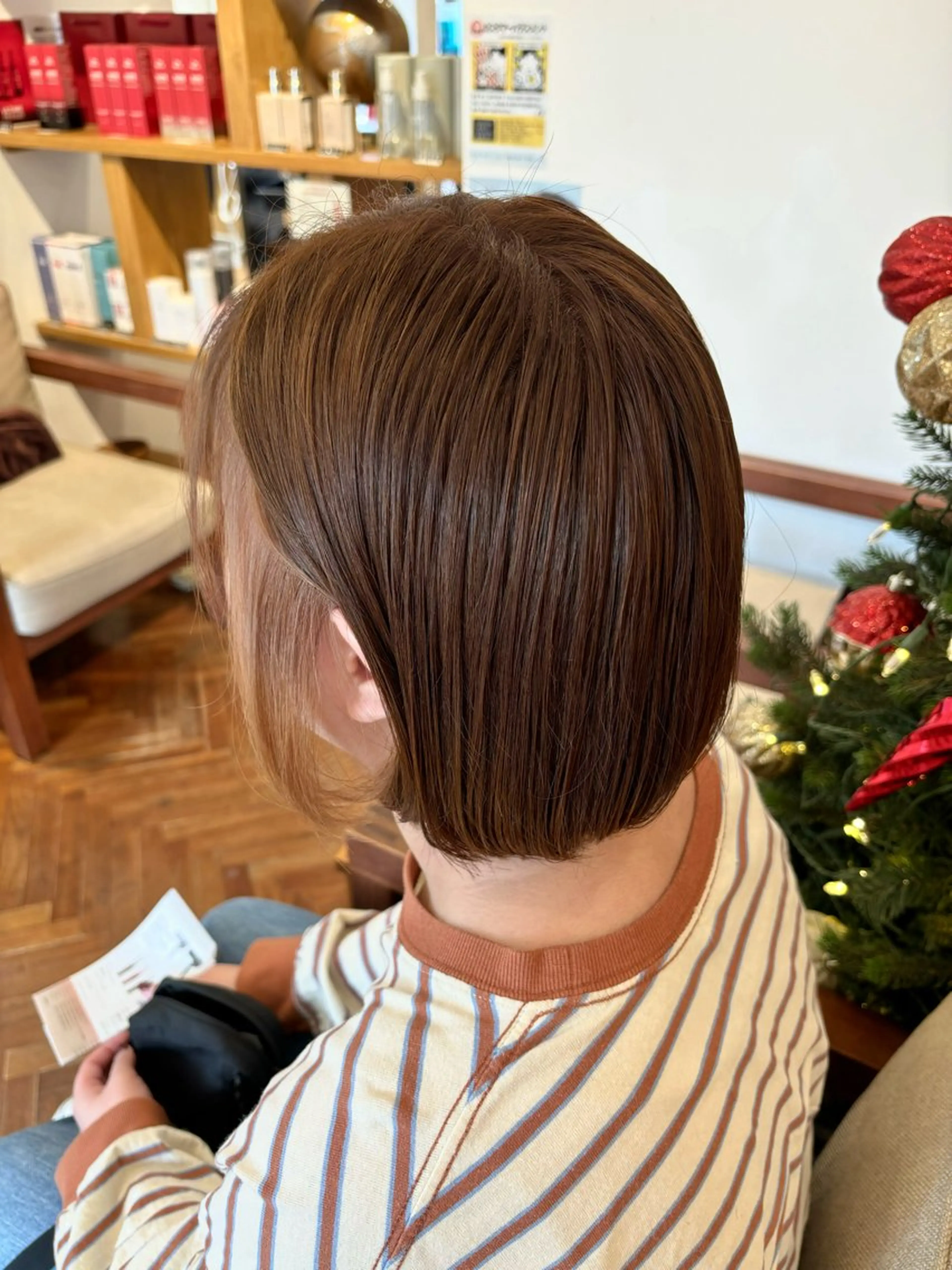 ショート カラー ベージュカラー イヤリングカラー イルミナカラー ミルクティーベージュ オリーブベージュ カット ヘアカラー 秋山知穂🌸縮毛矯正 ショートお任せ🌸のヘアスタイル