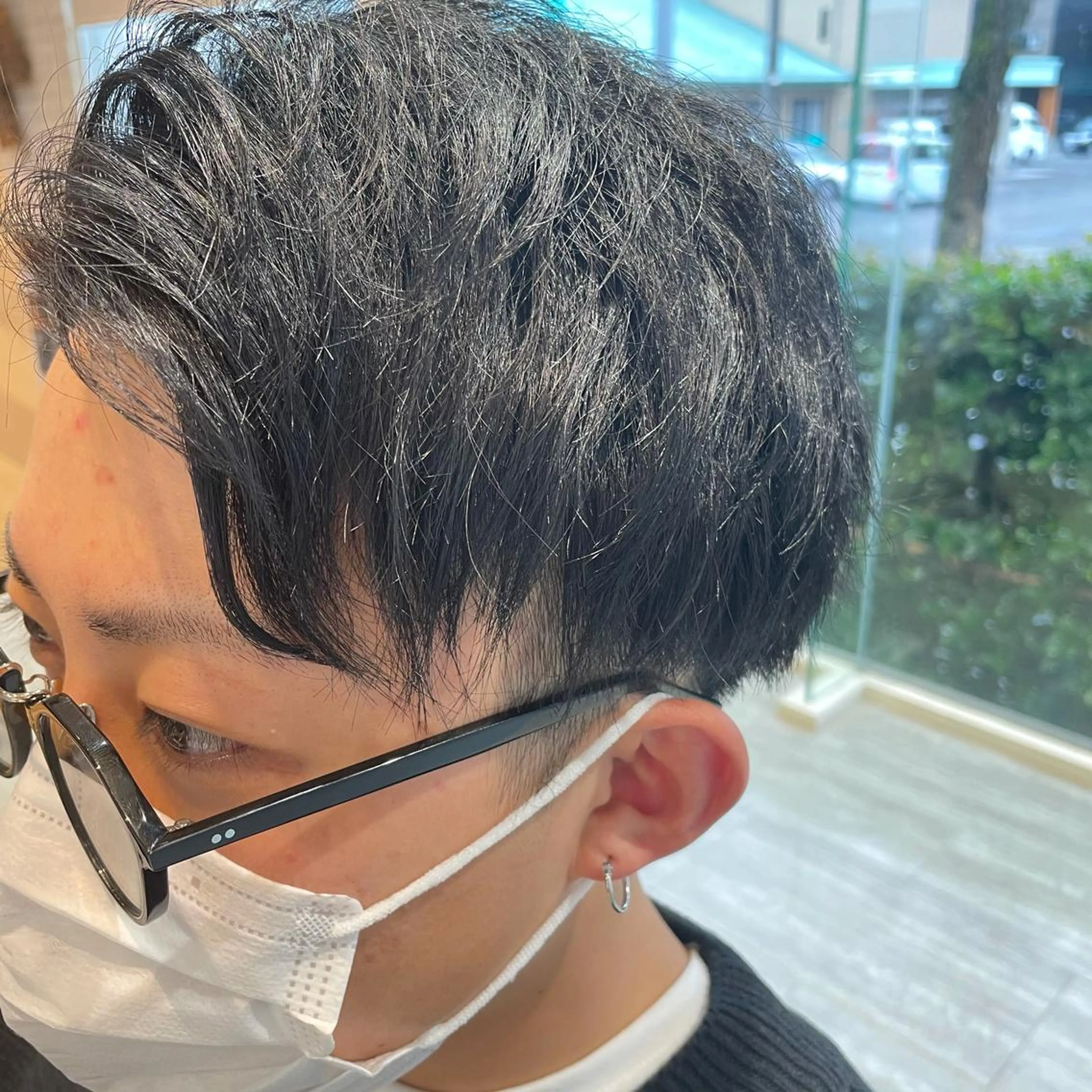 ショート カラー メンズ 黒髪 ブルーカラー ブルーブラック 🌈トップデザイナー 金沢駅近nanamiのヘアスタイル