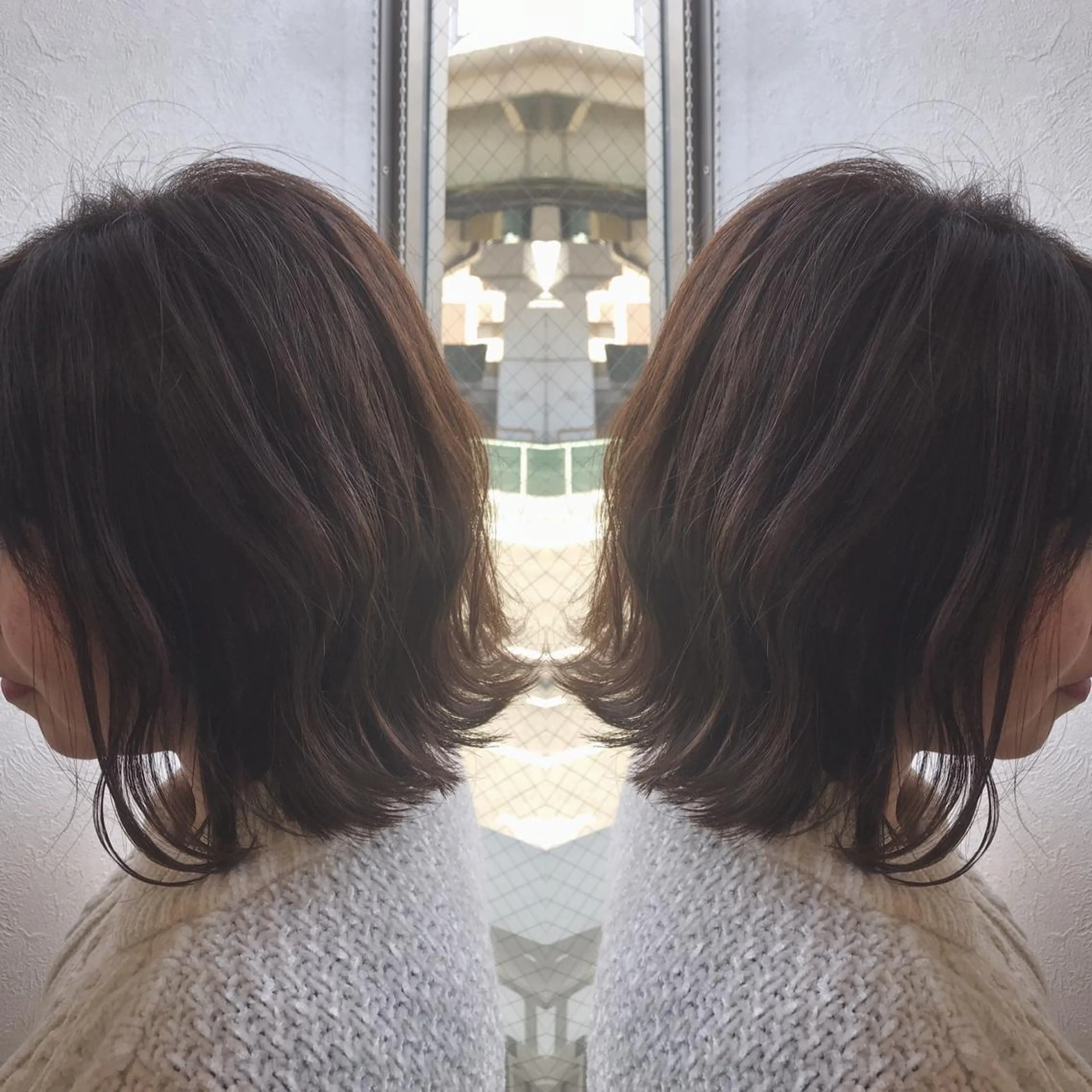 ミディアム カラー ブルーカラー ブルージュ ボブ 外ハネヘア 柴田 祐輔のヘアスタイル