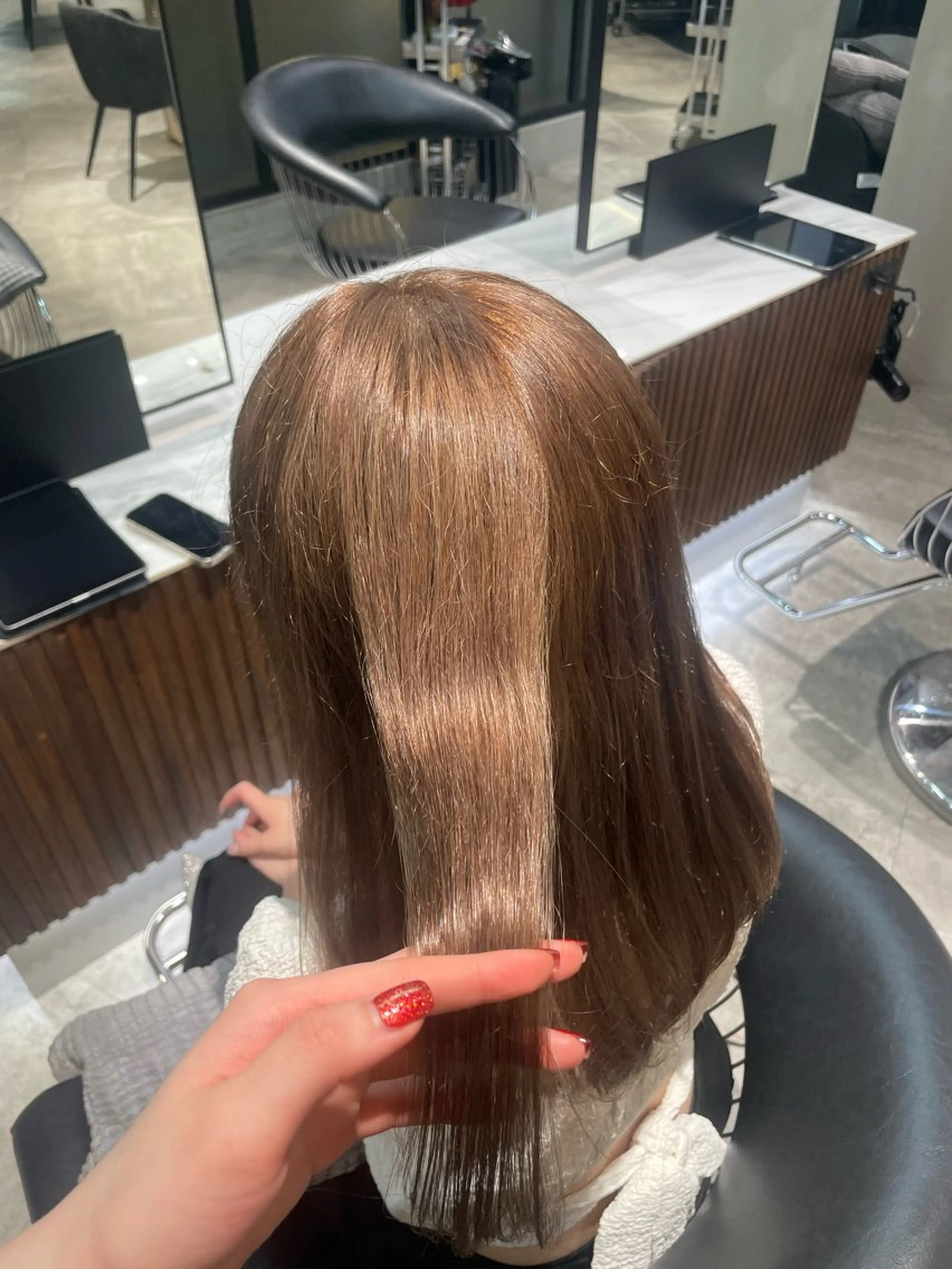 カラー ベージュカラー ブリーチ ミルクティーベージュ Toiro 新宿所属・新宿/新宿三丁目 yuinaのヘアスタイル