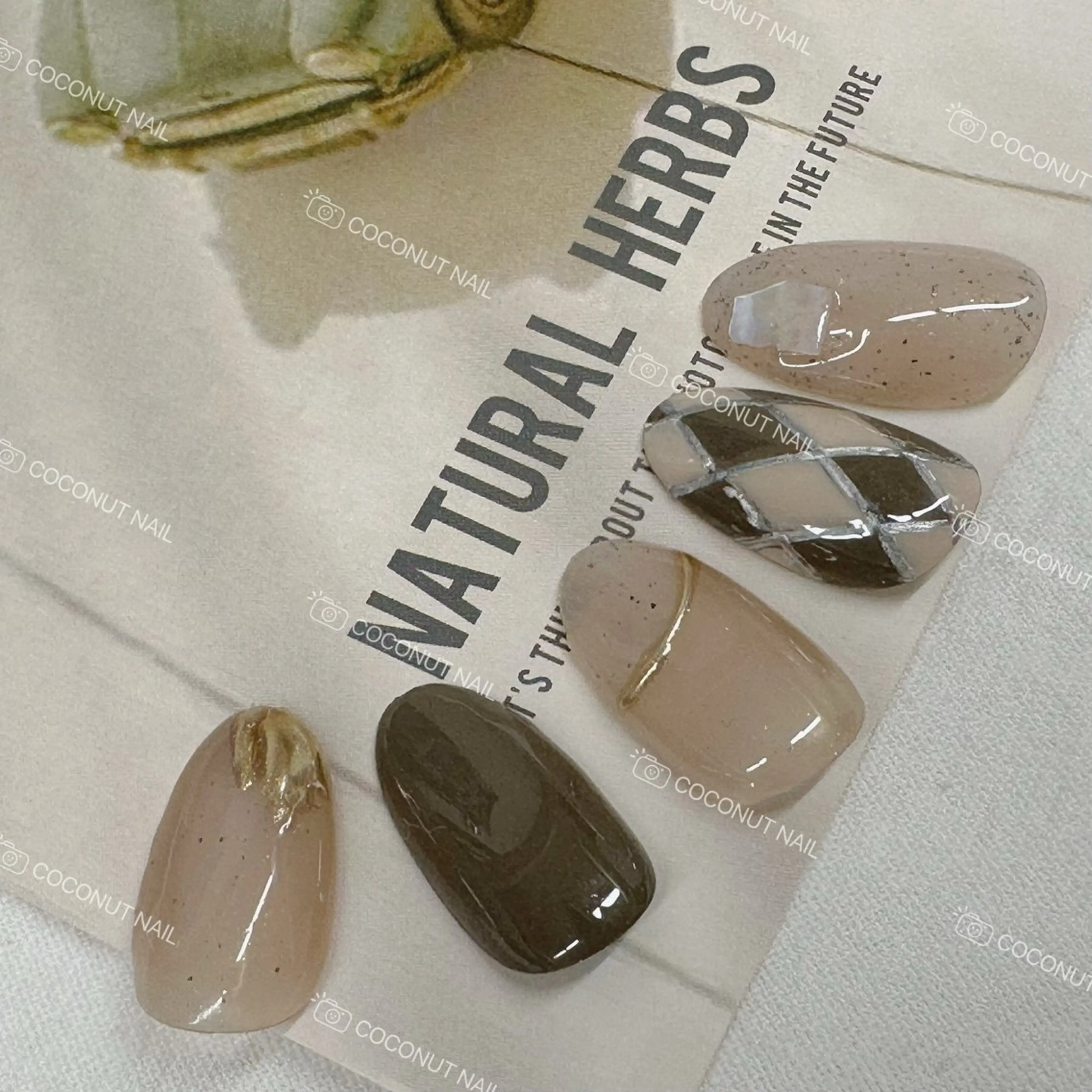 ネイル ニュアンスネイル ハンドネイル 神田 ココナッツのネイルデザイン