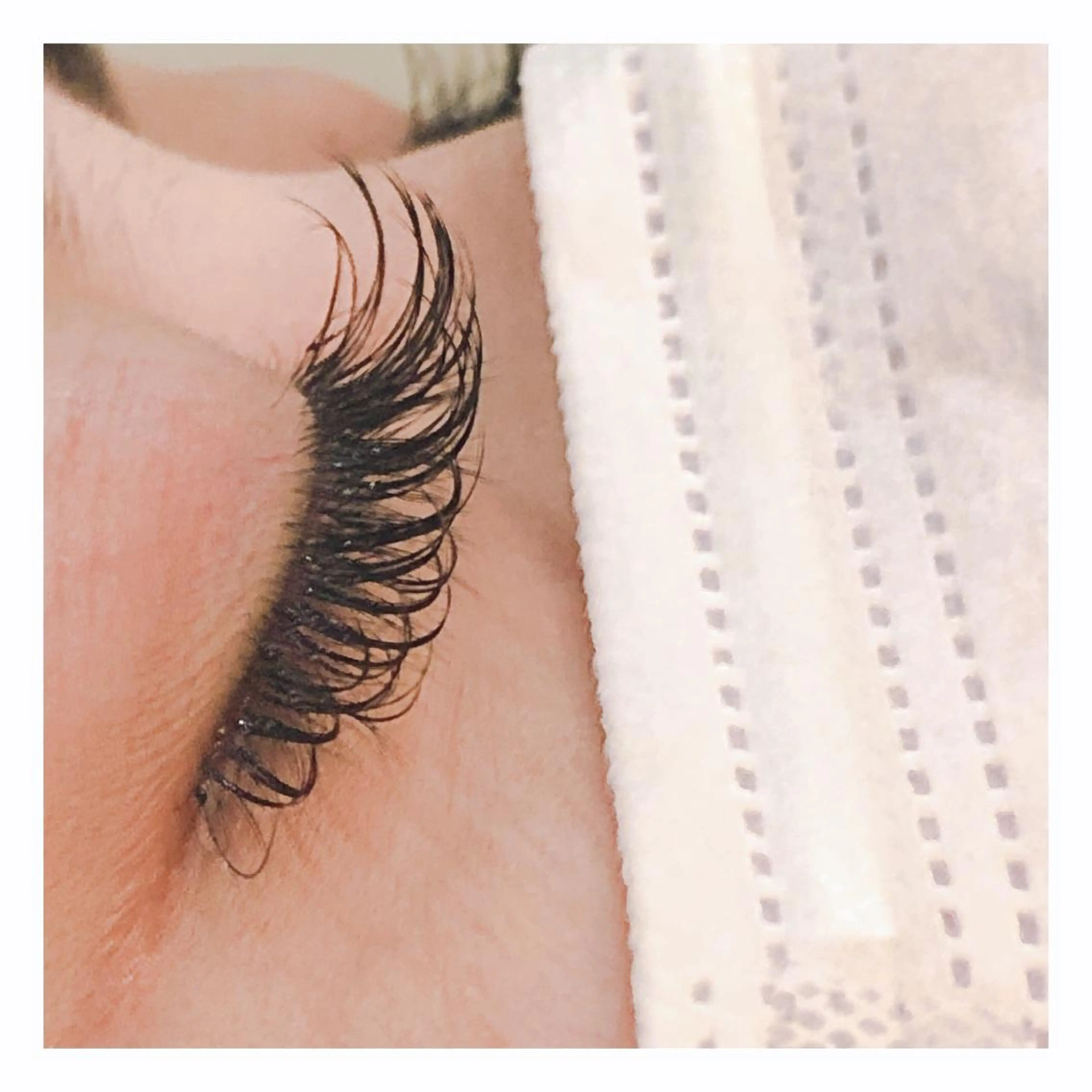 セミロング マツエク・マツパ ボリュームラッシュ 《LB》ラブリエ Nail&eyeのマツエク・マツパデザイン