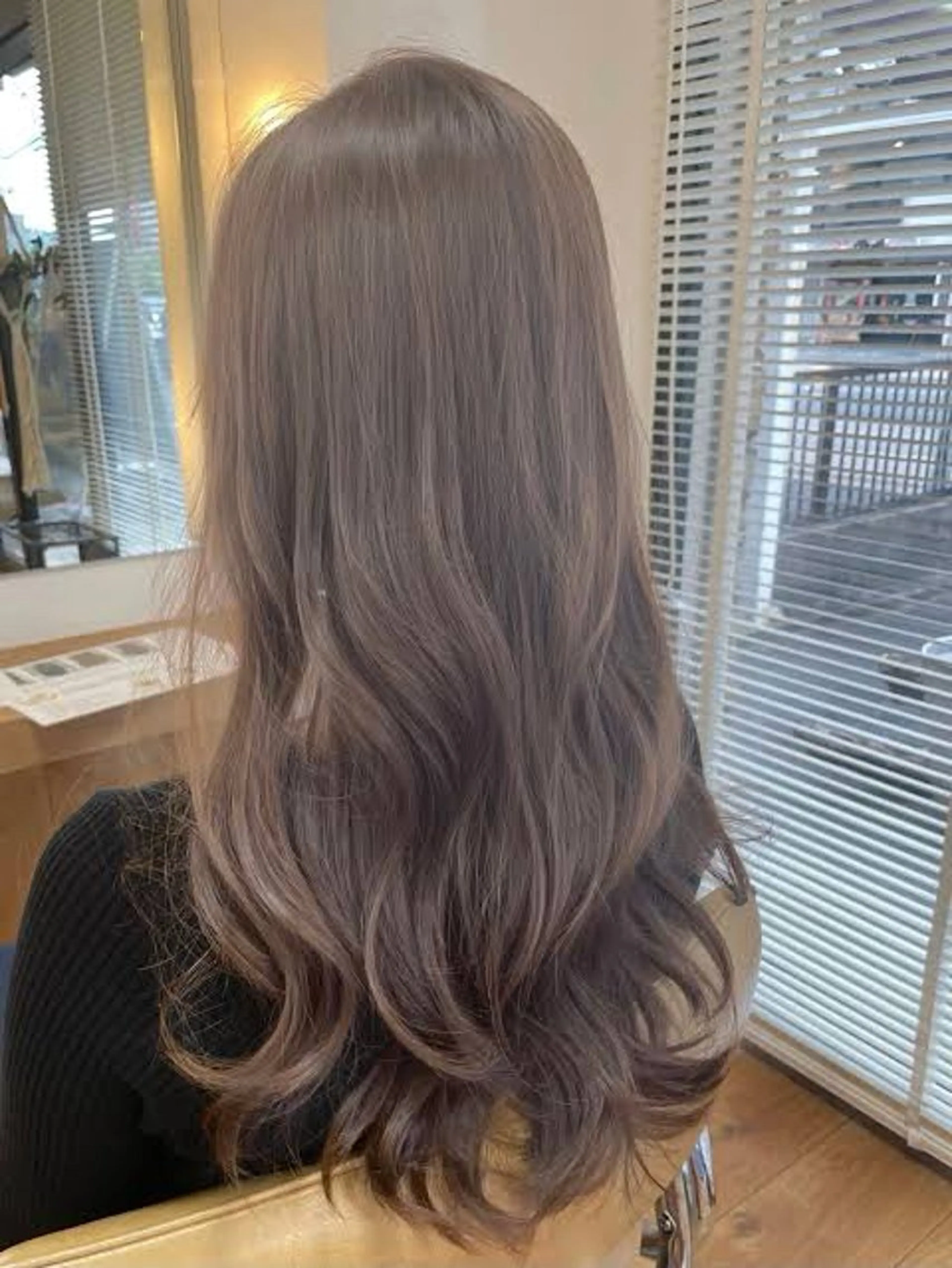 ロング カラー ベージュカラー 透明感カラー ラベンダーカラー ラベンダーベージュ レイヤーカット 【gn】 masatoのヘアスタイル