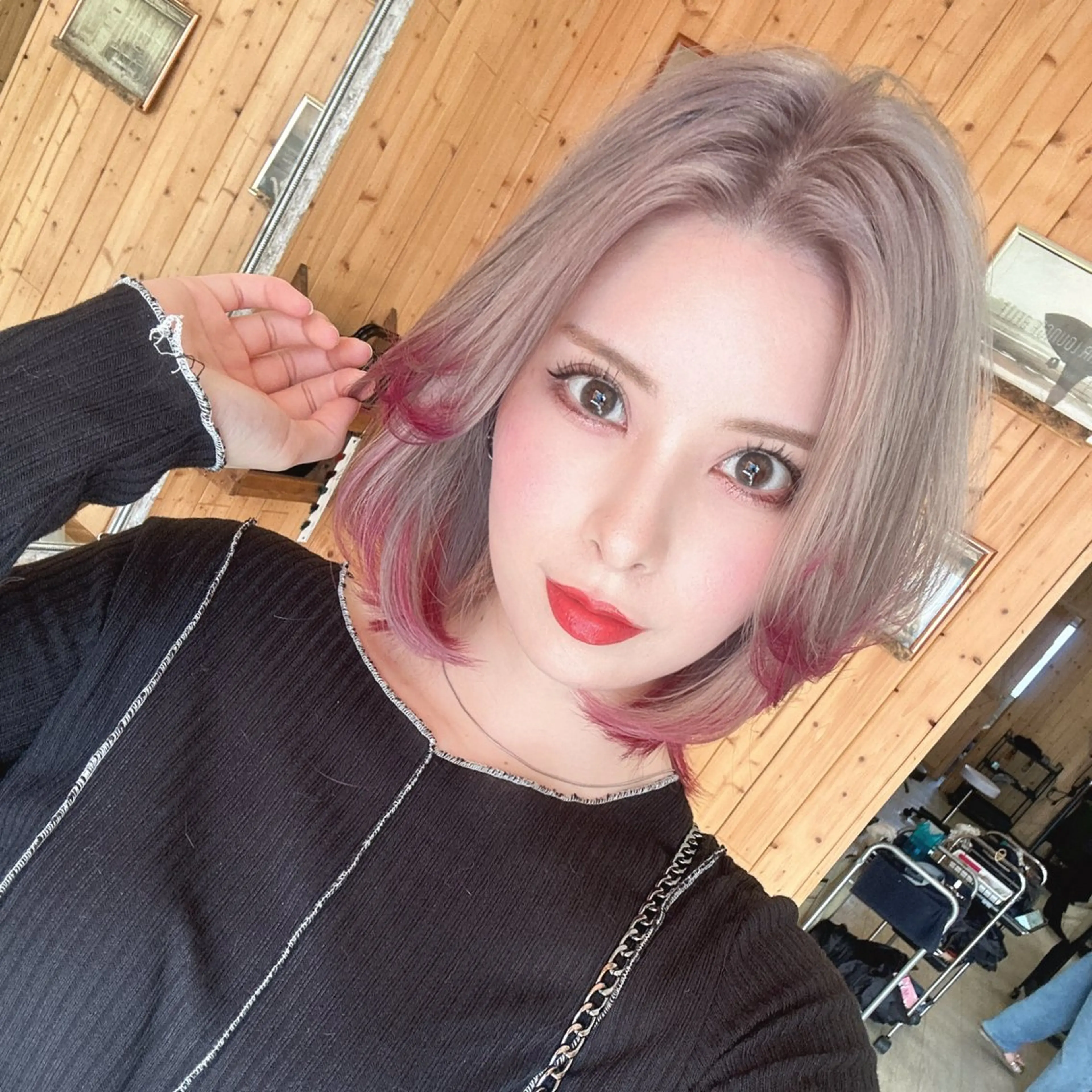 ミディアム 韓国レイヤー外国人風 透明感カラー髪質改善のヘアスタイル