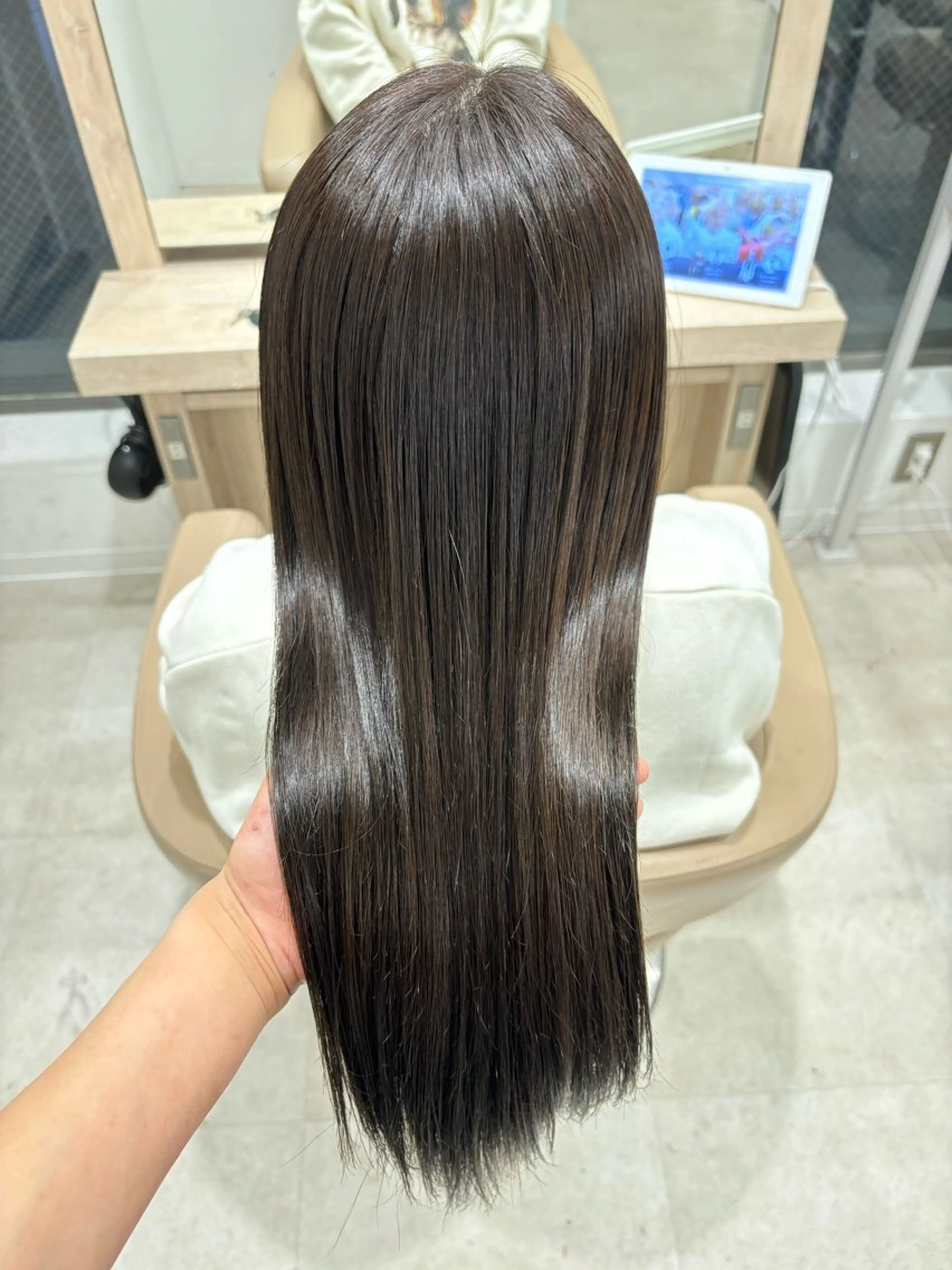 カラー 石井 せなのヘアスタイル