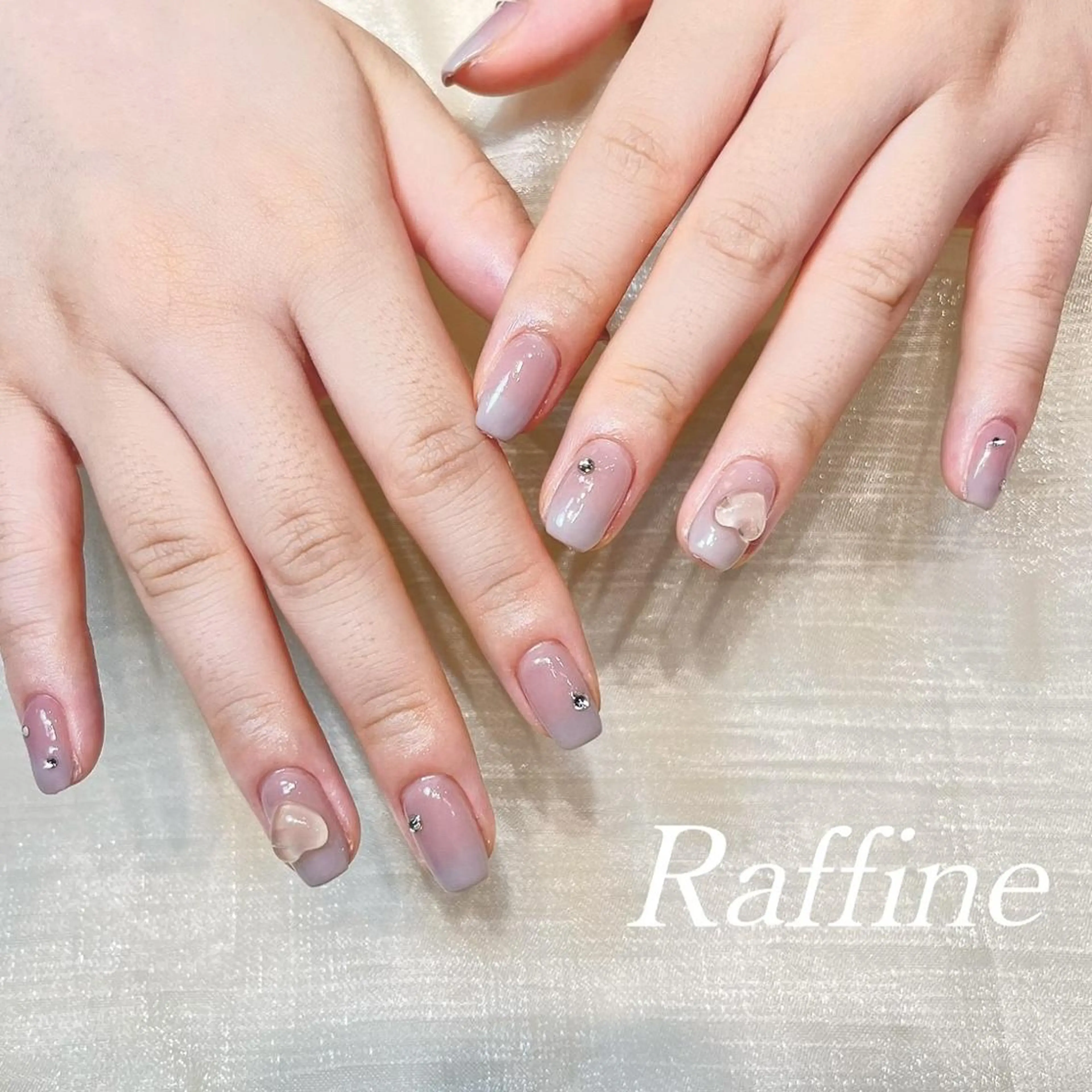ネイル RAFFINE 月🦋🩵のネイルデザイン