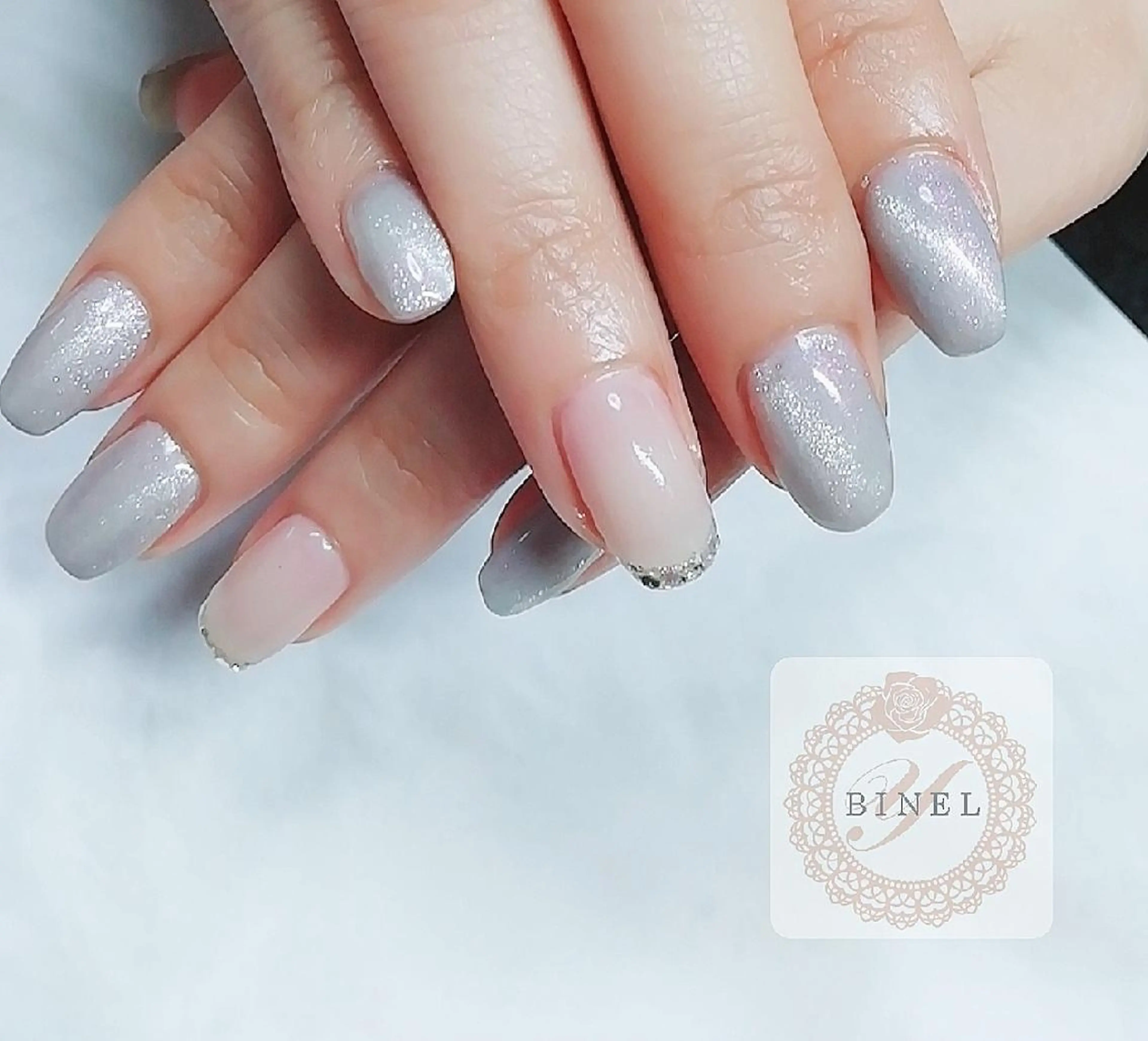 ネイル フレンチネイル ラメ(グリッター) マグネットネイル 春ネイル ハンドネイル Nail Salon Y.BINELのネイルデザイン