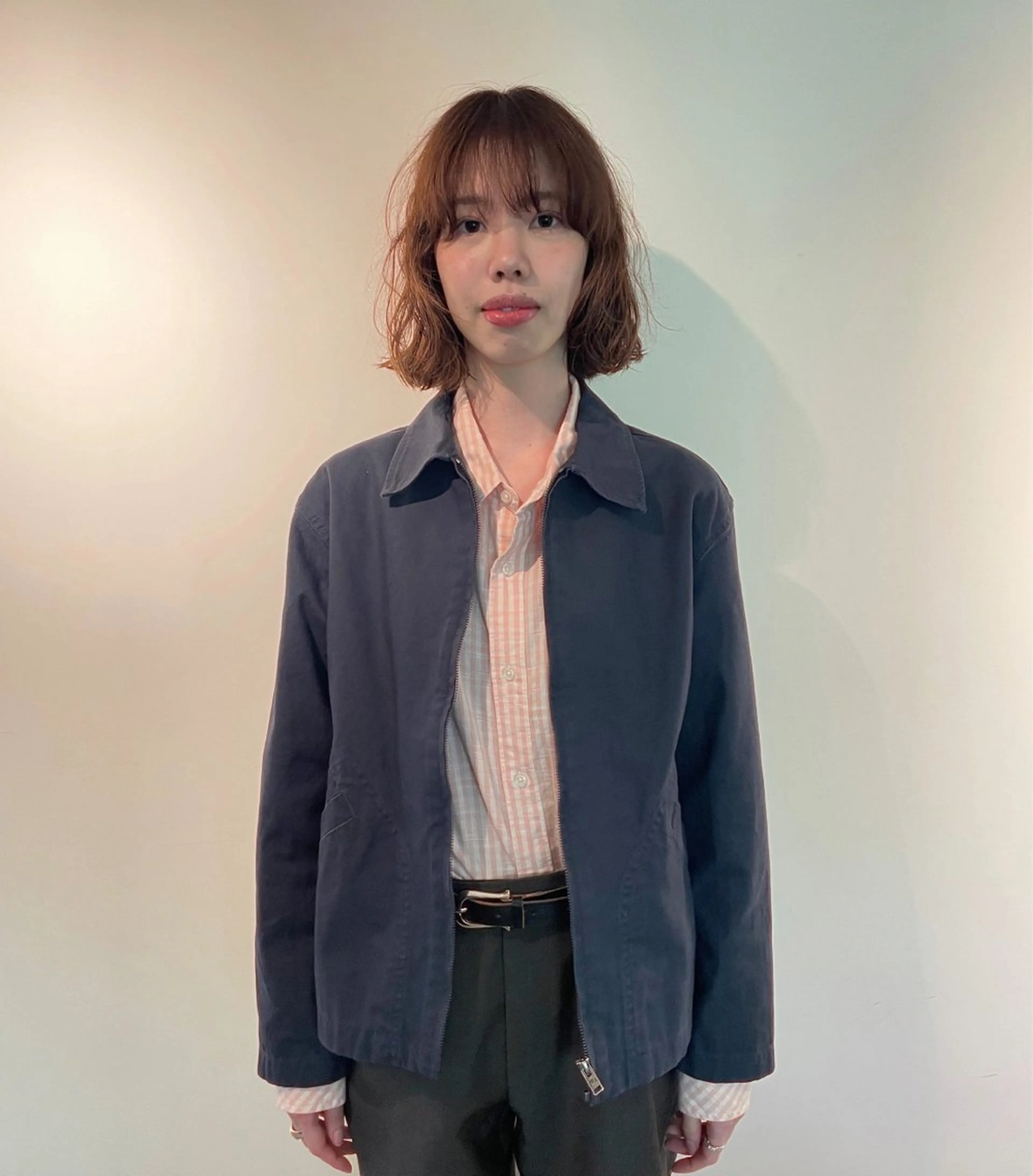 ショート REMI／ ラフなボブとレイヤーのヘアスタイル