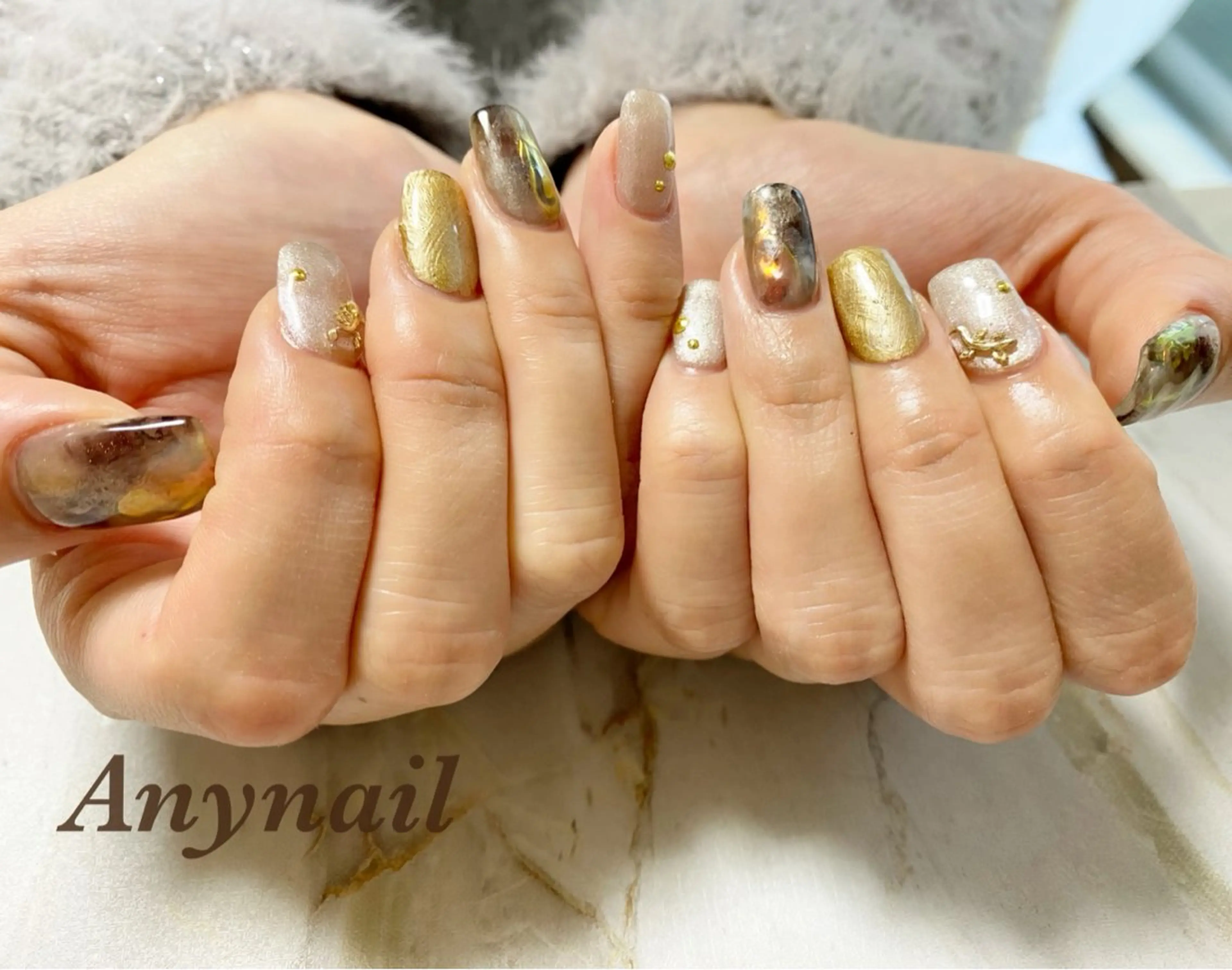 ネイル オーロラネイル ブルー 持ち込み ニュアンスネイル 冬ネイル ハンドネイル 岩澤 恵子のネイルデザイン