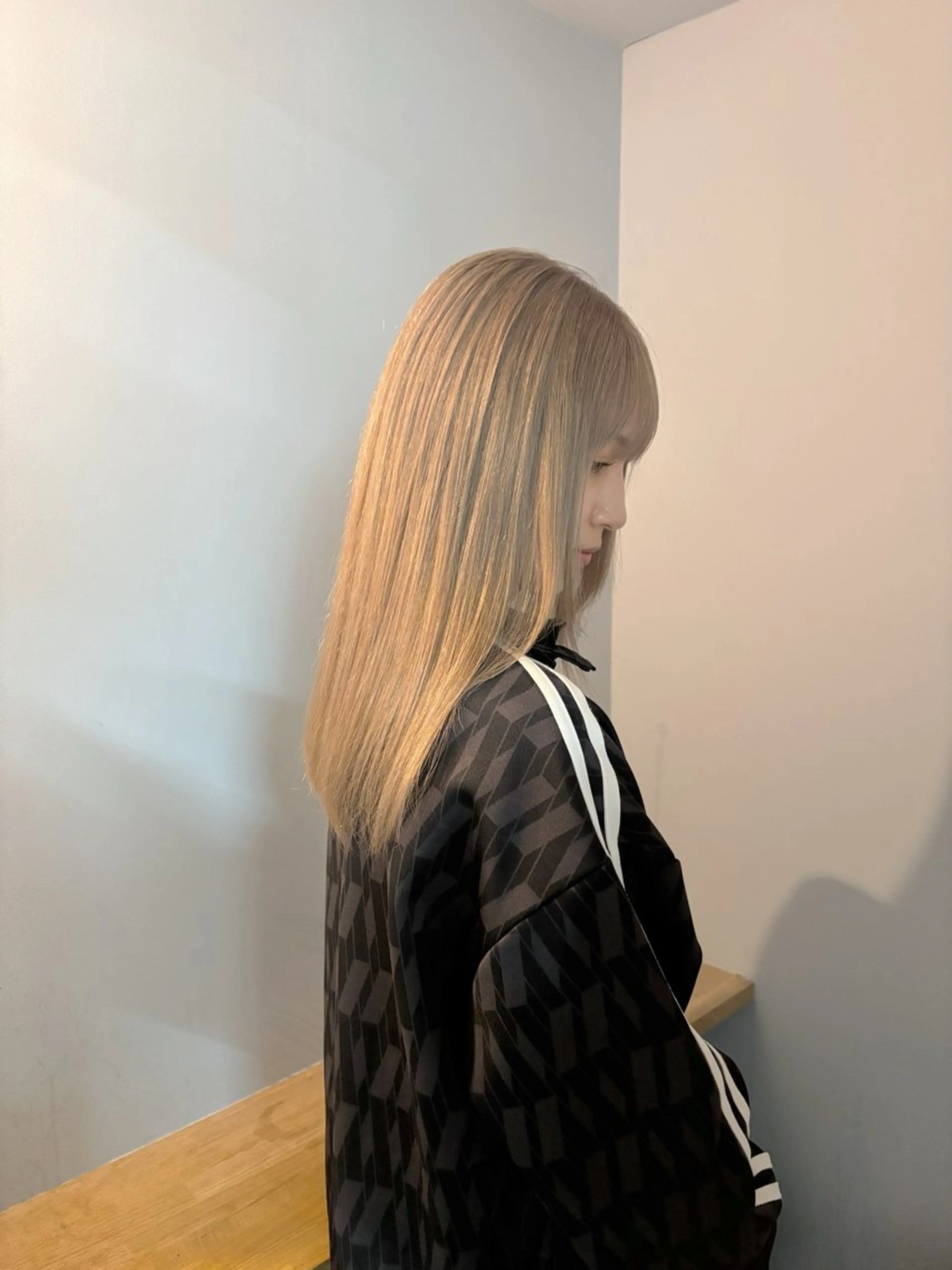 ミディアム カラー ヘアカラー ハイトーン/縮毛 矯正/いぶきのヘアスタイル