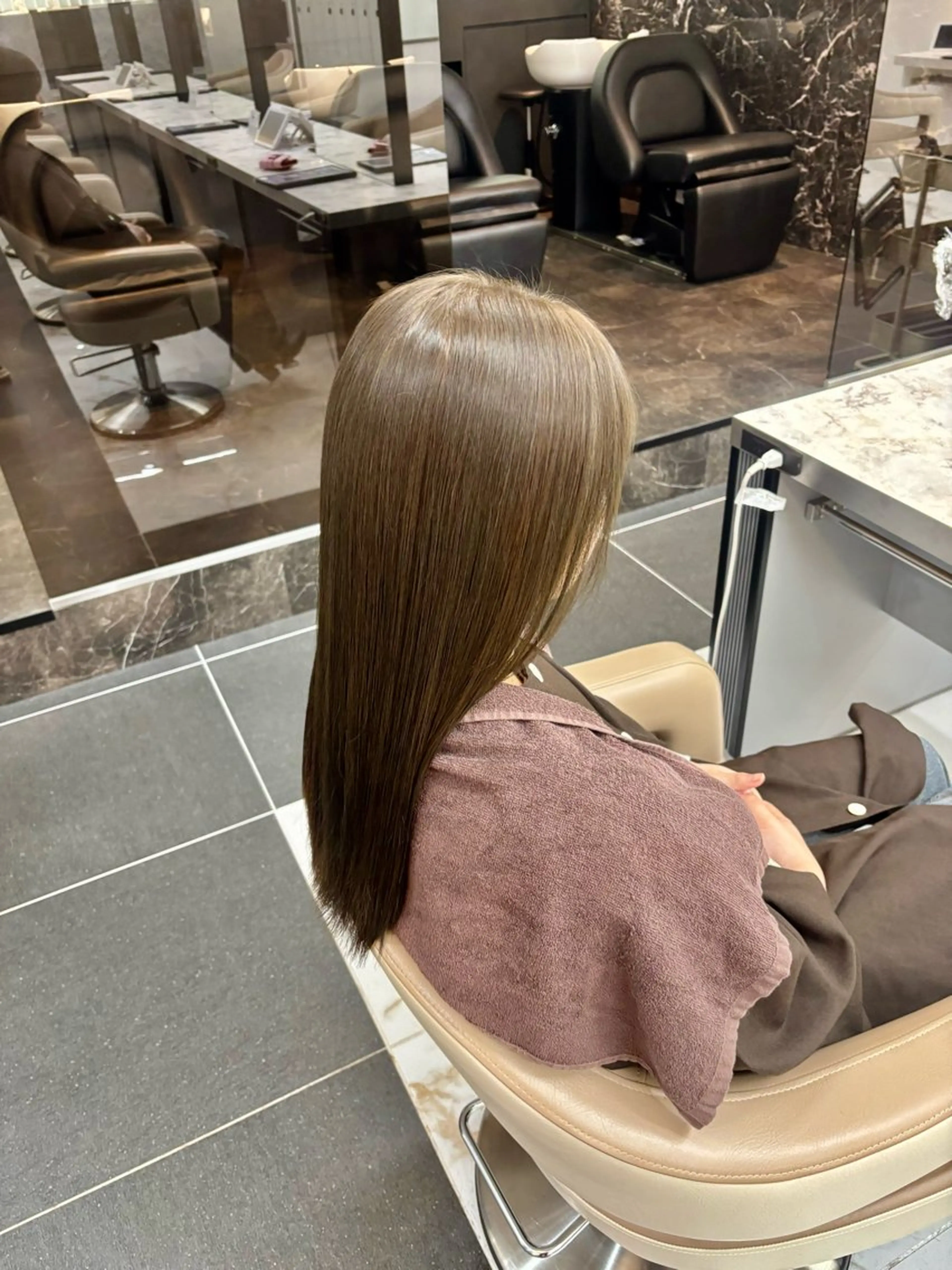 カラー オリーブカラー ヘアカラー 新酒 麗都のヘアスタイル