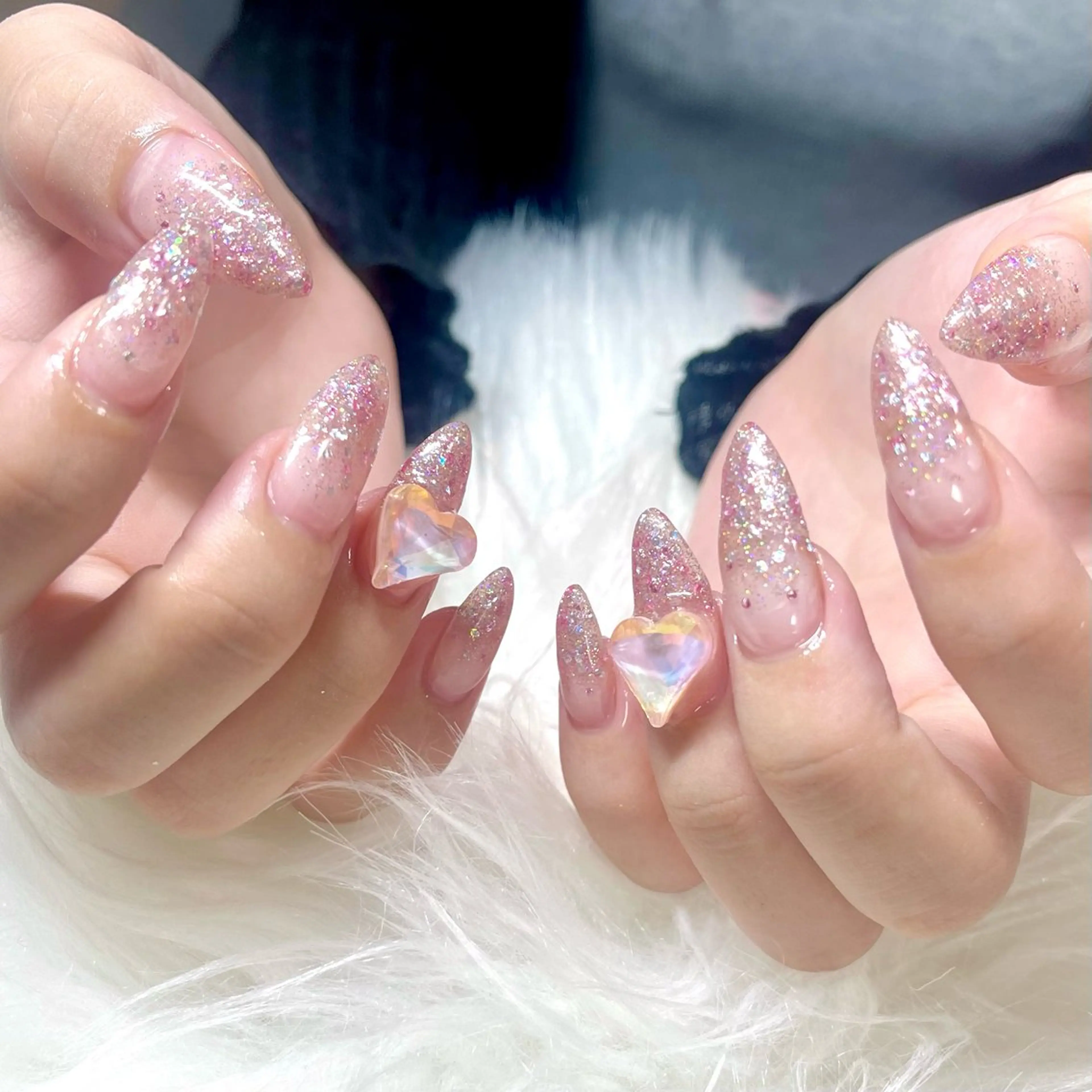 ネイル グラデーション ハート キラキラネイル ラメ(グリッター) ラメグラデーション fox. nail__sakiのネイルデザイン