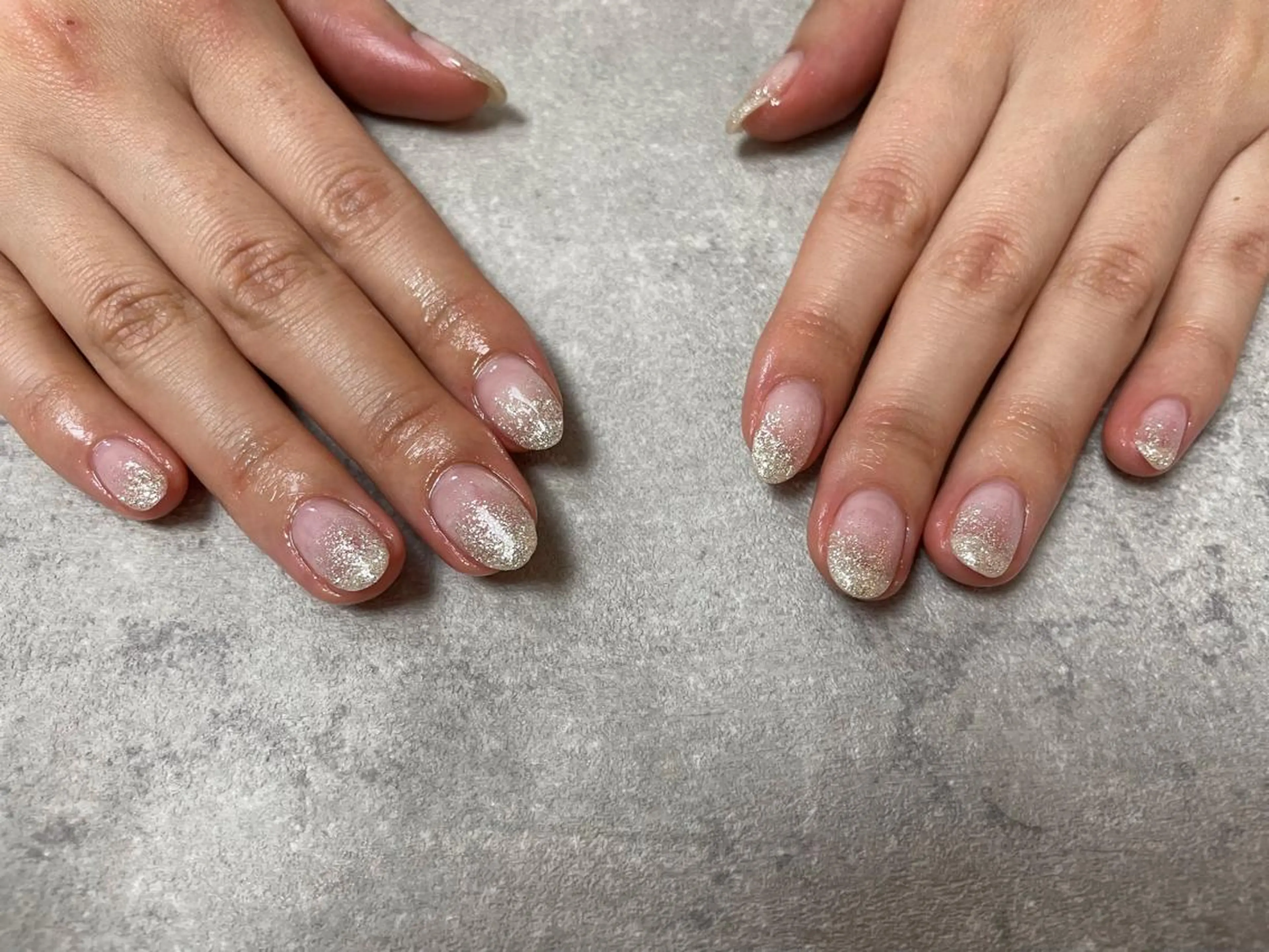 ネイル ラメ(グリッター) ラメグラデーション シルバー Mogu nail 二子玉川のネイルデザイン