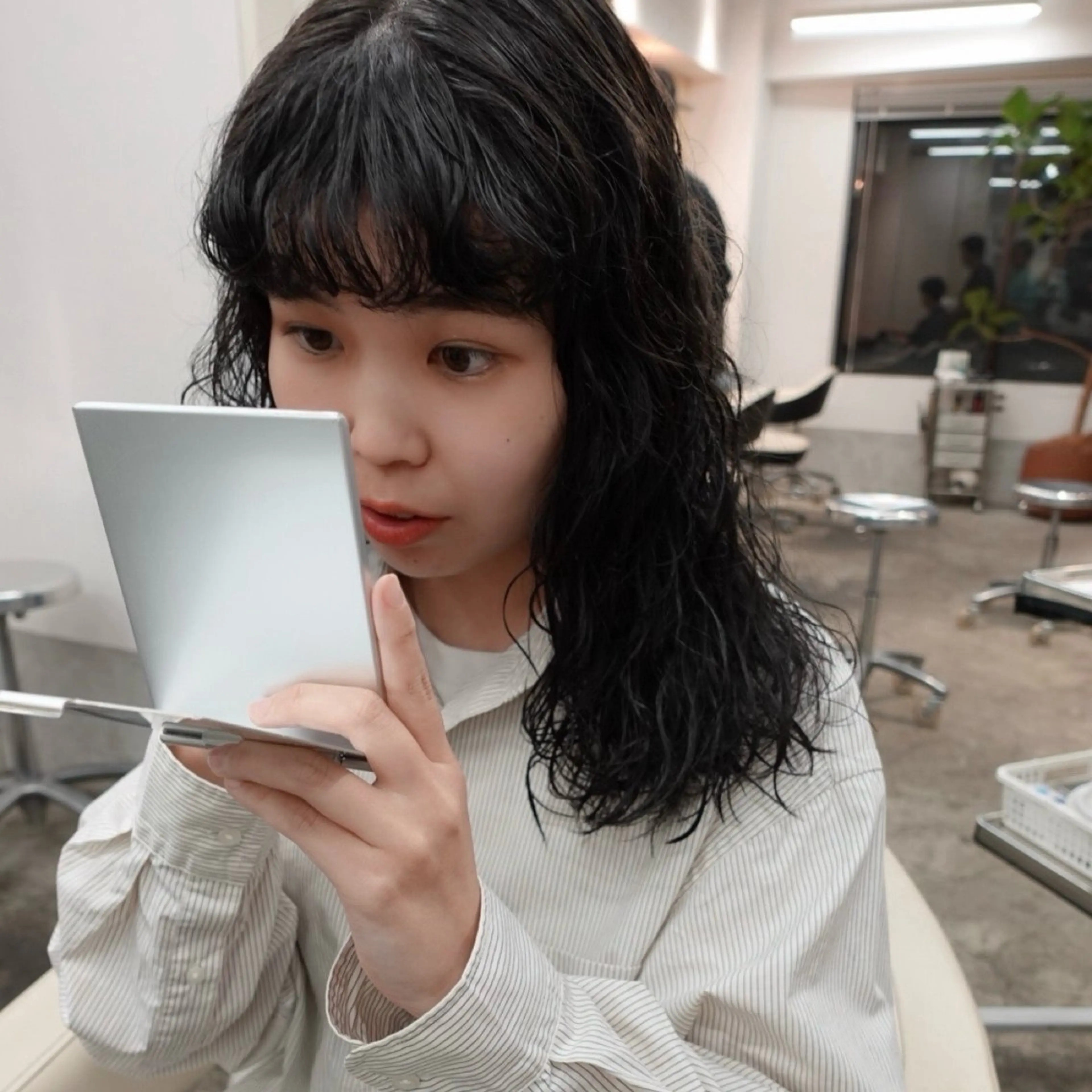 ミディアム カラー パーマ ヘアアレンジ ミディアムパーマ 黒髪 カット ヘアカラー パーマ 🌐サトウ リョウ🌐のその他イメージ