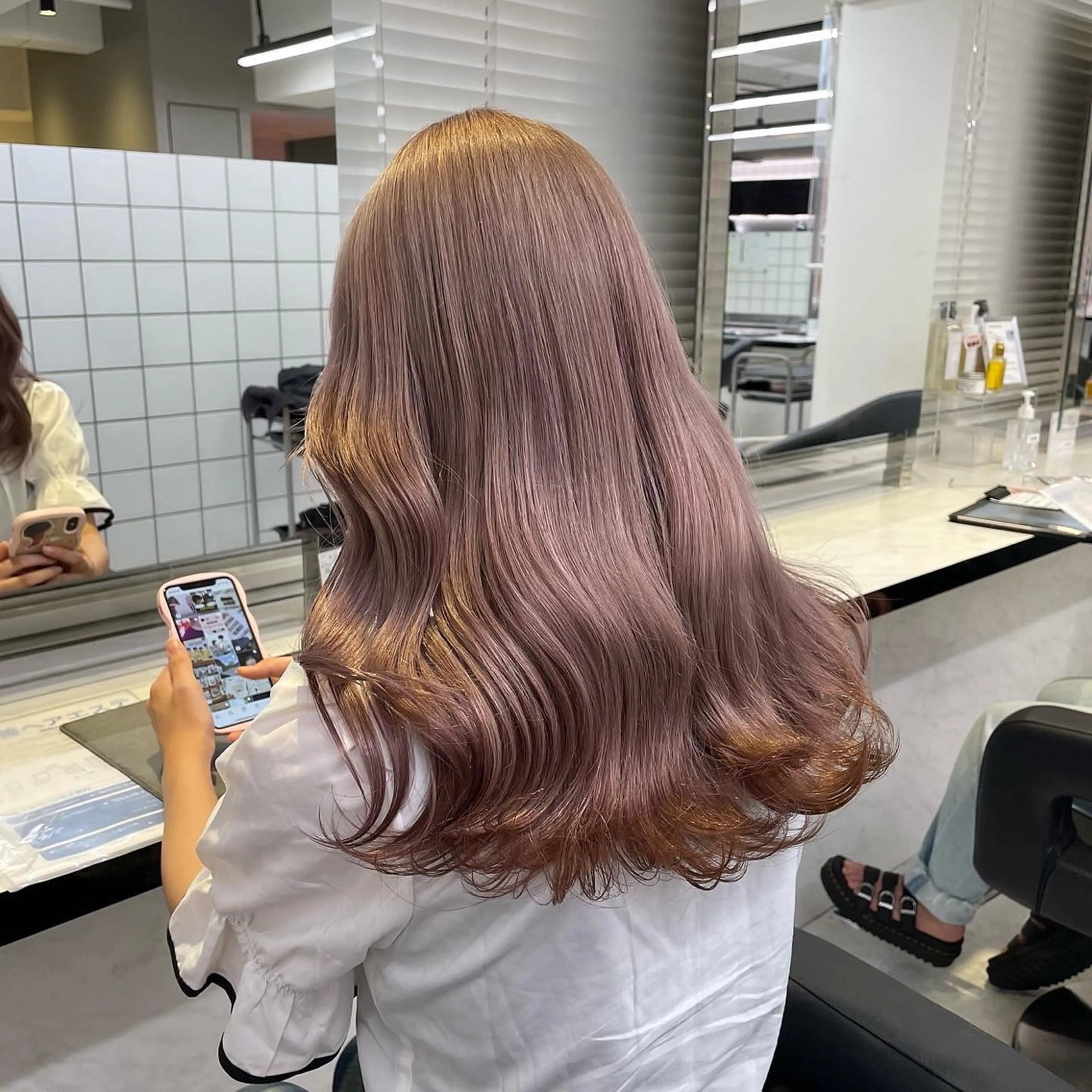 ロング カラー ヘアアレンジ ヘアカラー ピンク・ベージュ🩰 カラー🫧とらのヘアスタイル