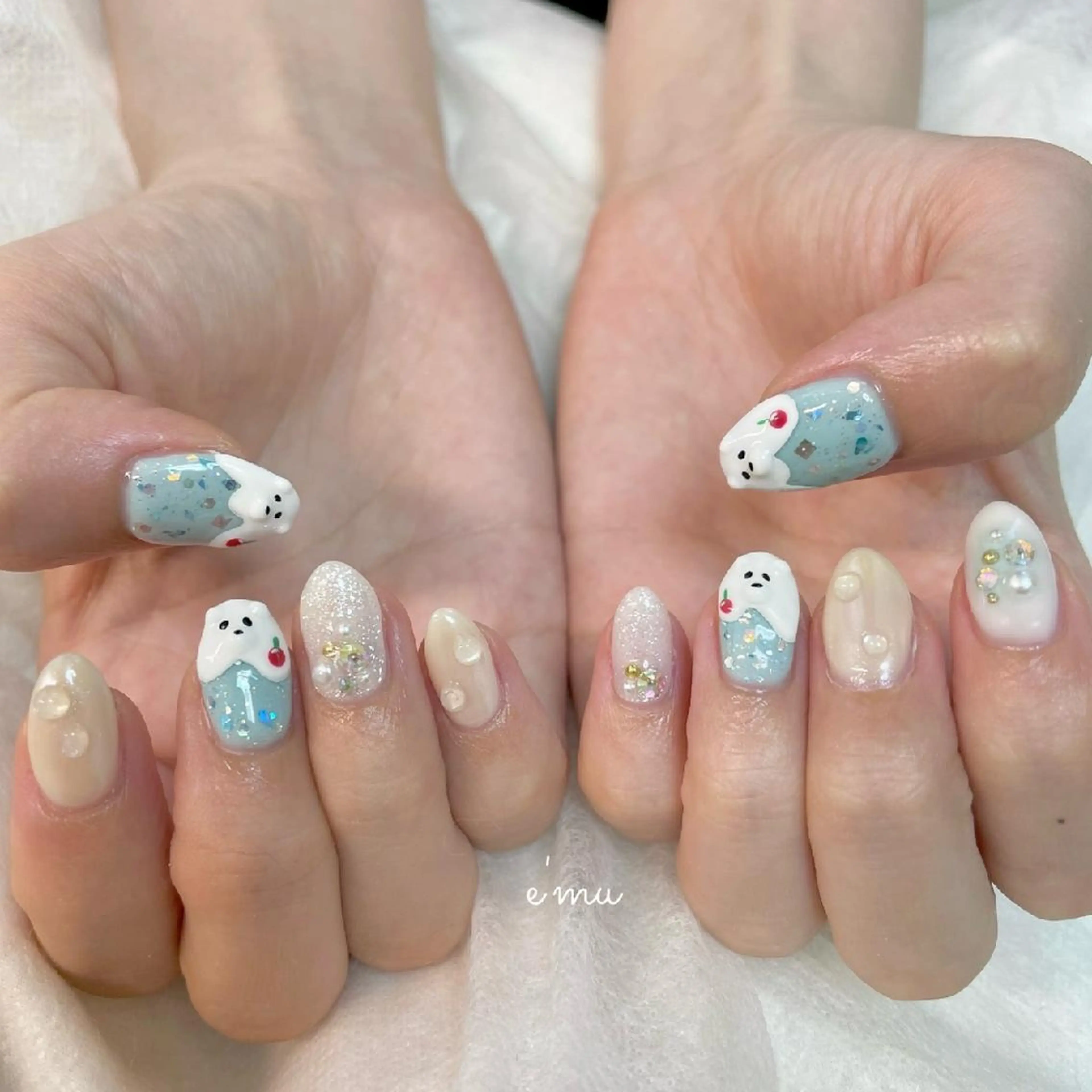 ネイル キラキラネイル nail salon e'mu💐のネイルデザイン