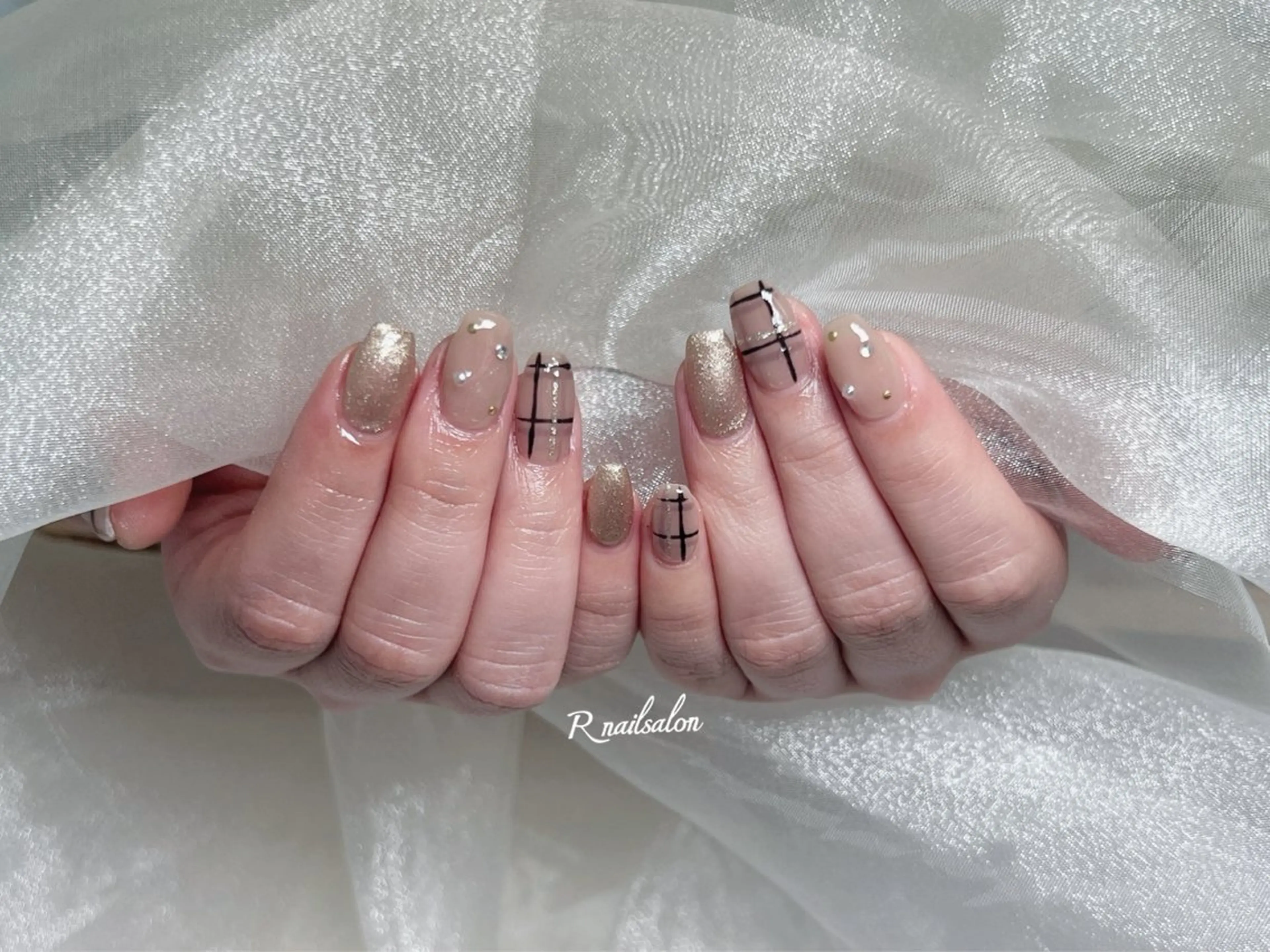 セミロング R NAILSALONのネイルデザイン