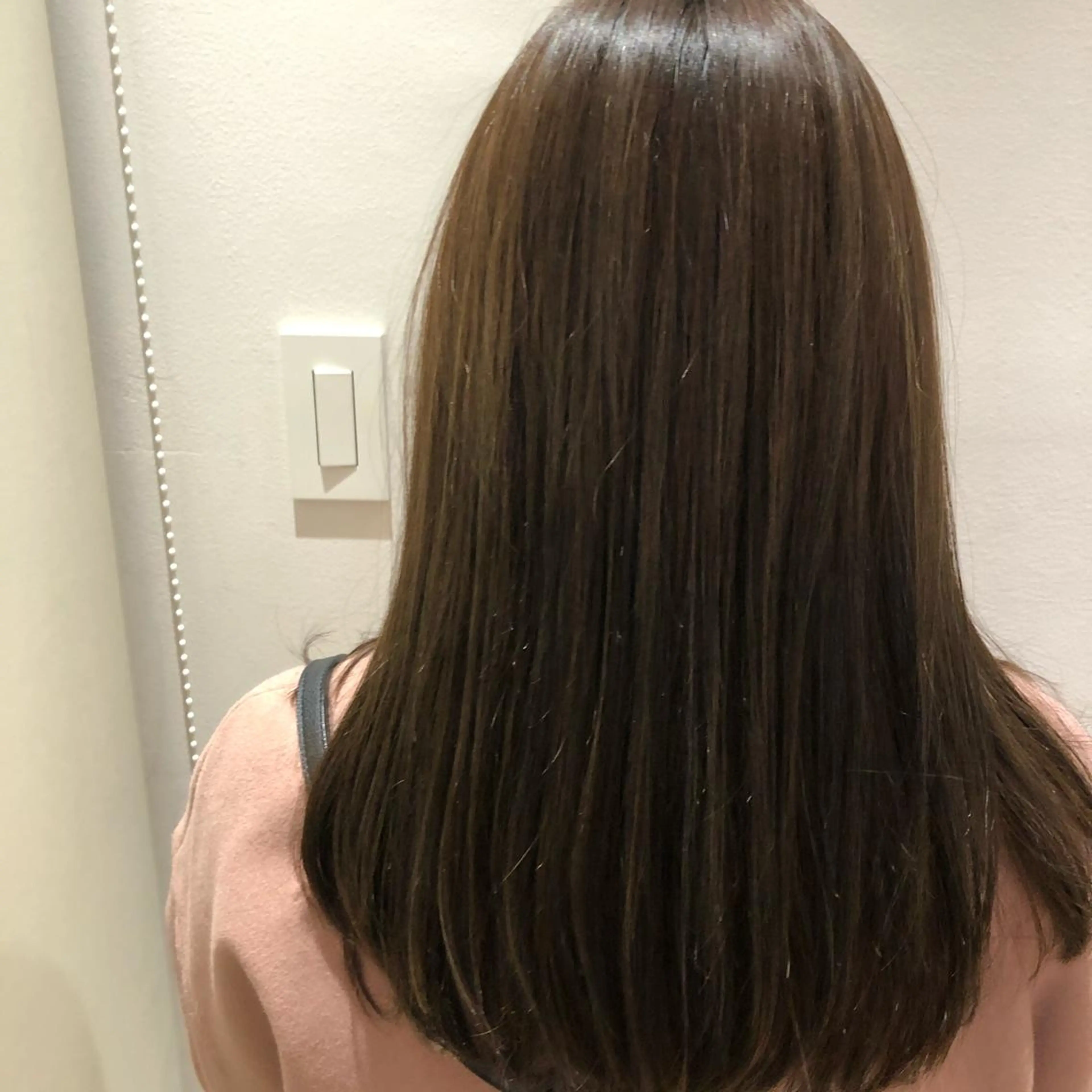 カラー 上平 綾菜のヘアスタイル