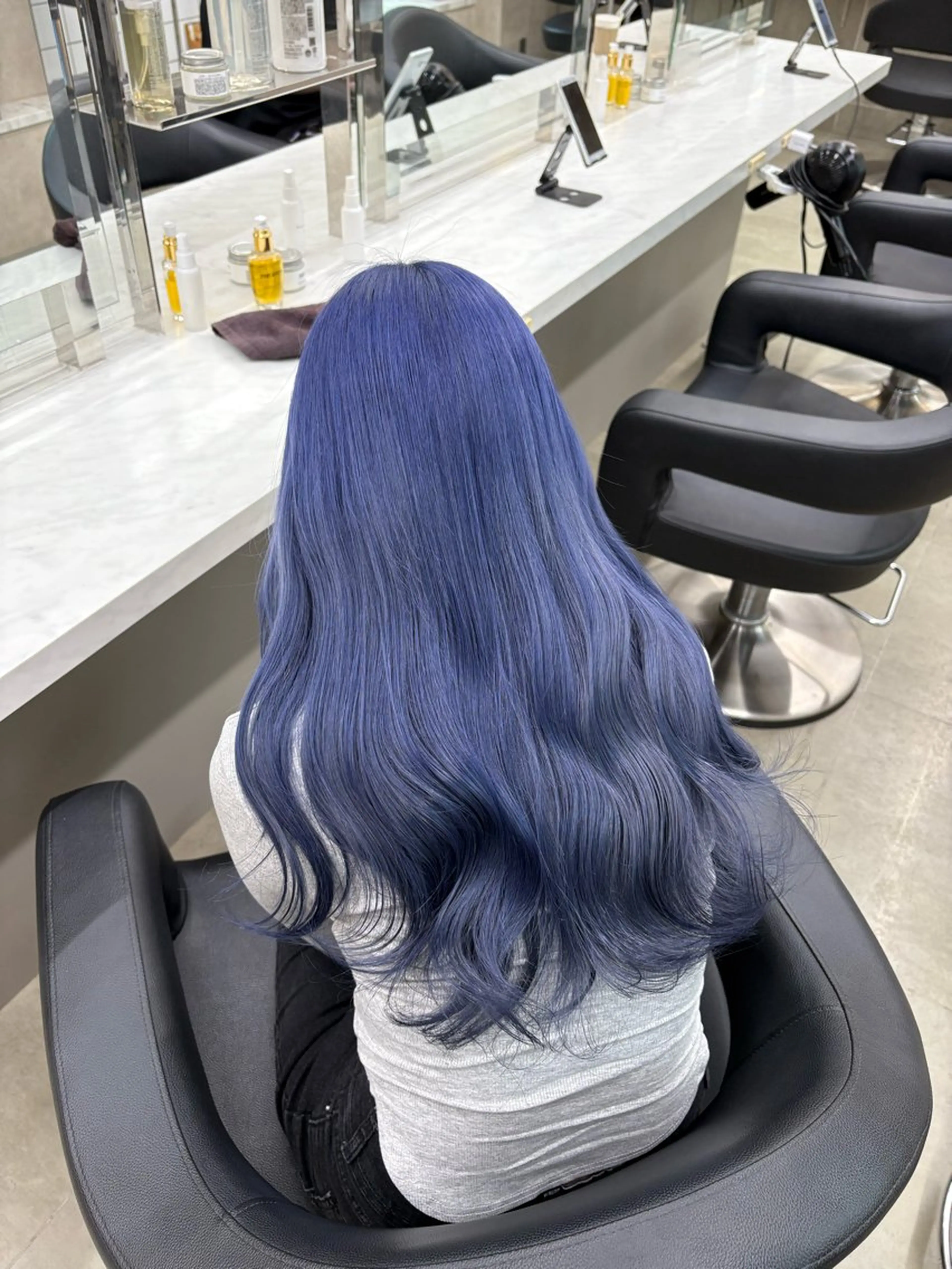 ロング ヘアカラー トリートメント ヘッドスパ ヘアセット 寒色＆ブリーチ特化 寒色MiOのヘアスタイル