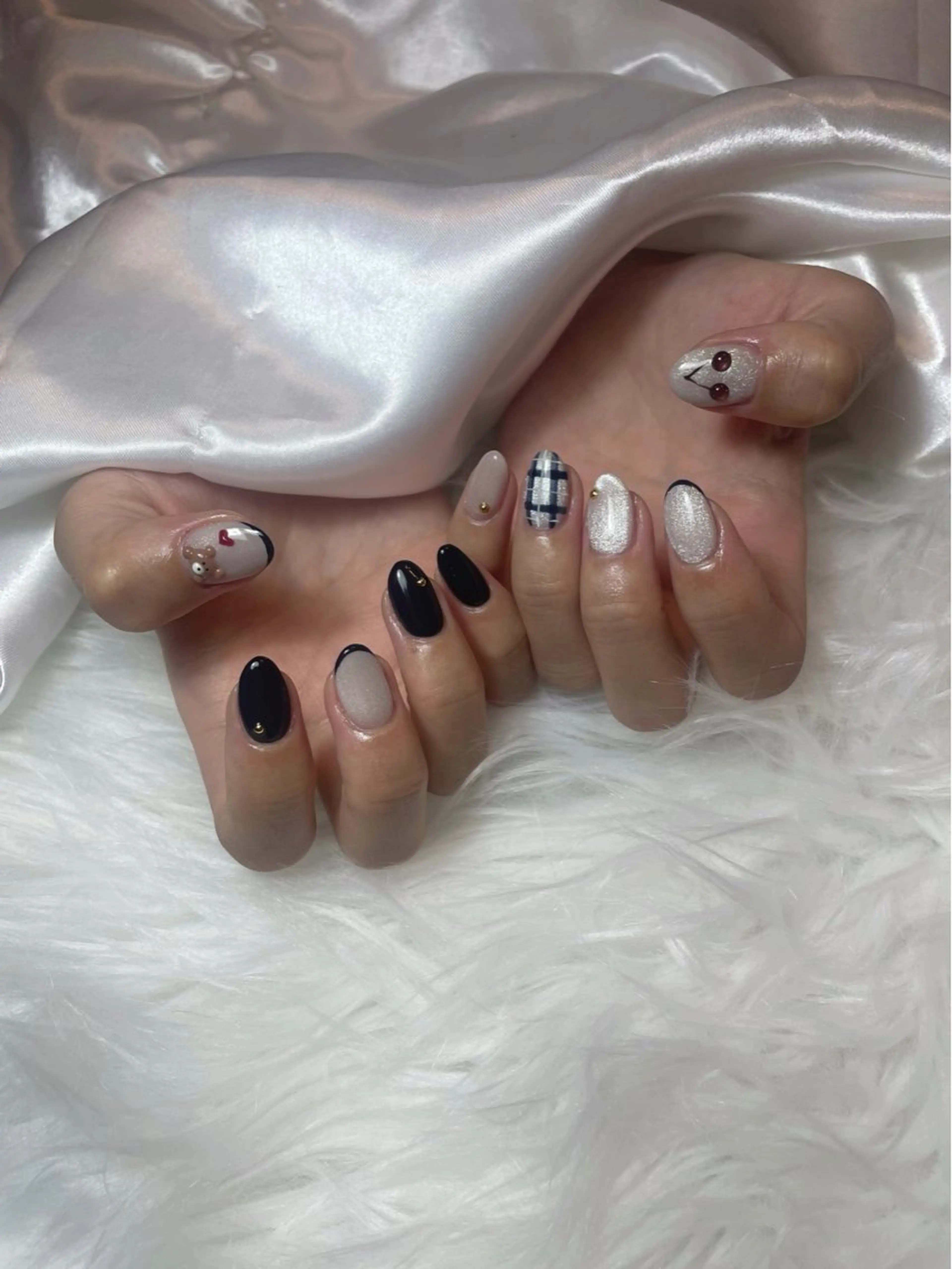 ネイル ブルー フレンチネイル キラキラネイル マグネットネイル シンプルネイル ハンドネイル timtam --sakiのネイルデザイン