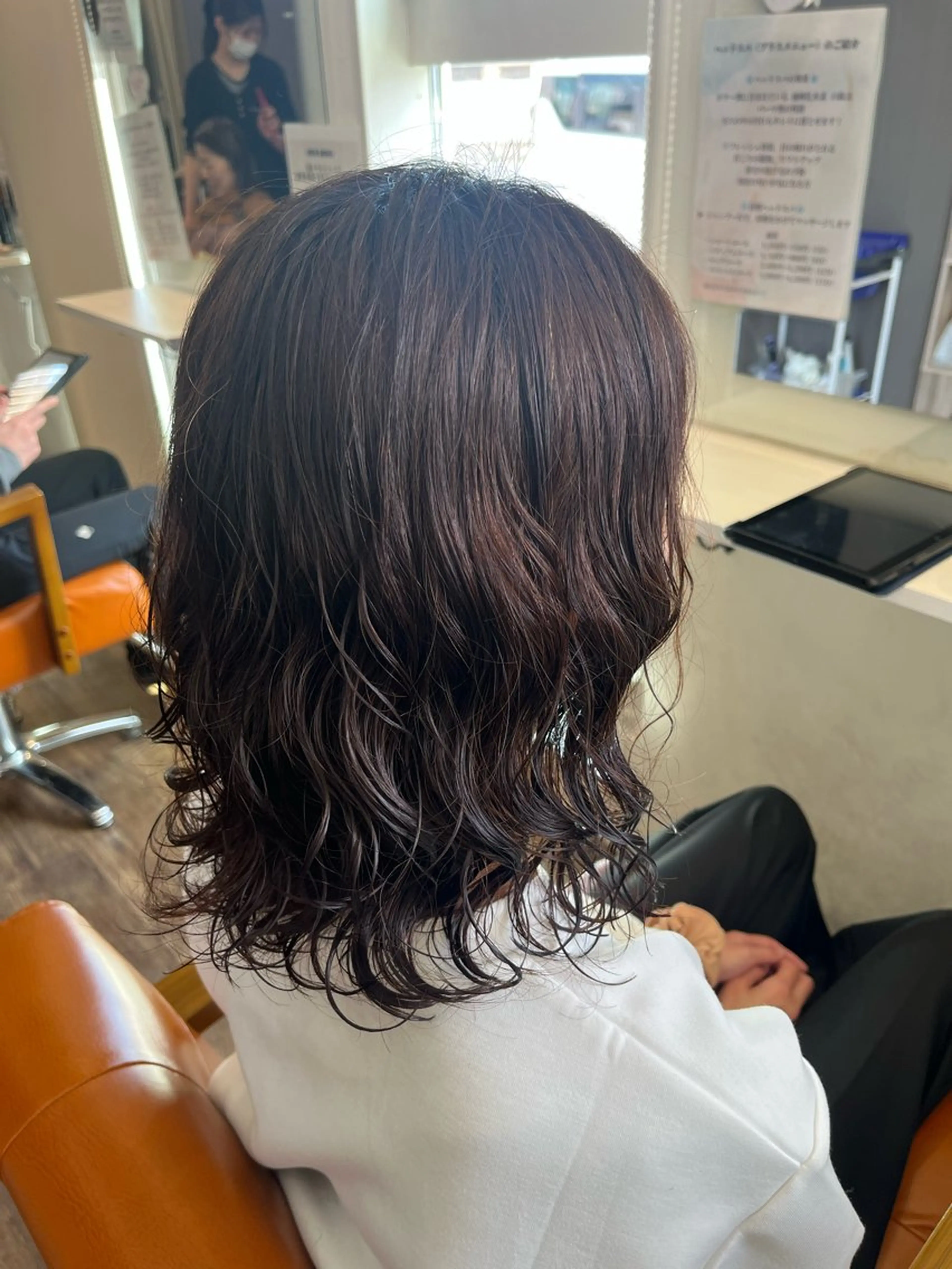 ミディアム 廣川 真梨乃のヘアスタイル