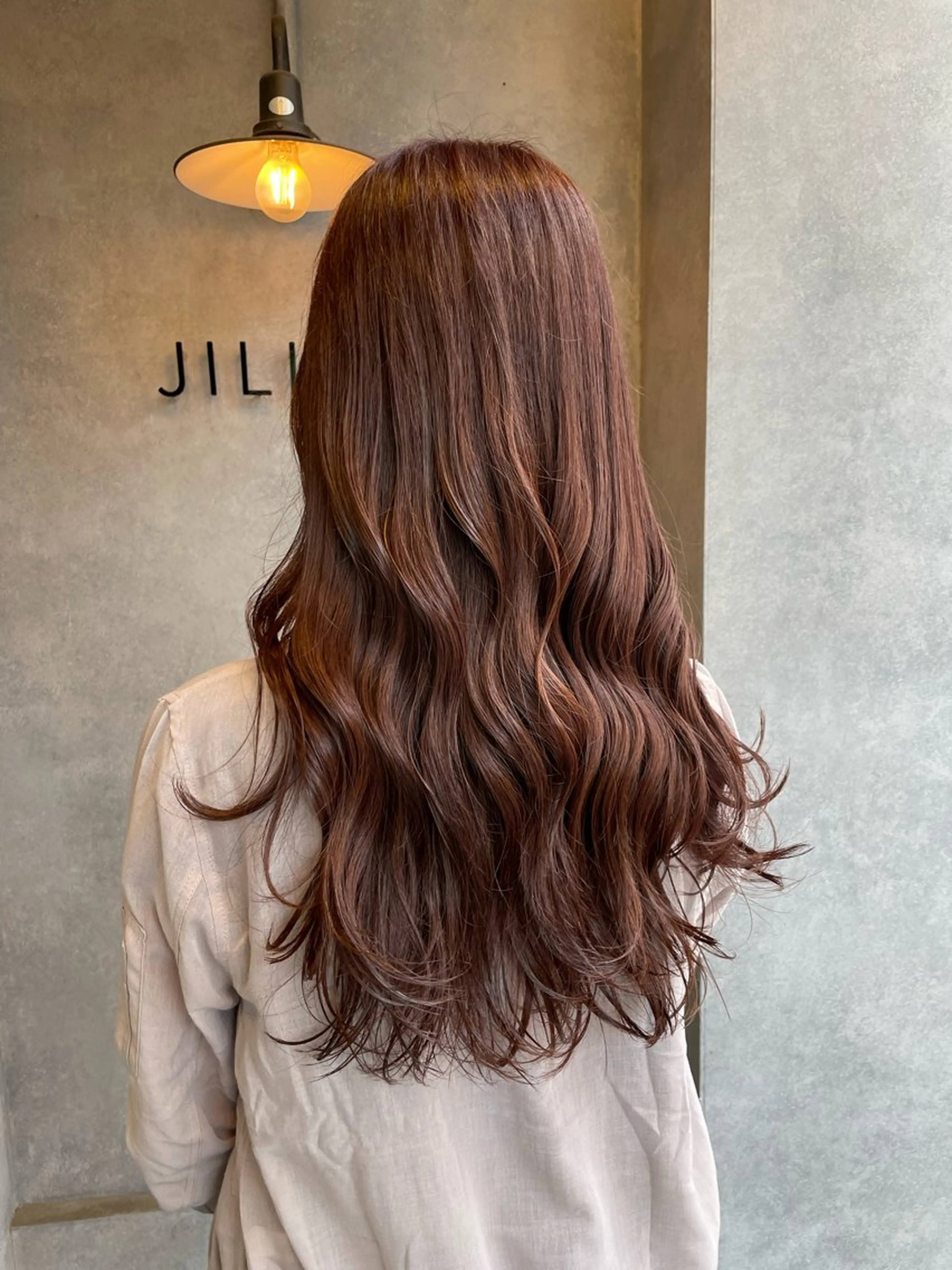 ロング カラー カット ヘアカラー N° jillva 腰山 菜々美のヘアスタイル
