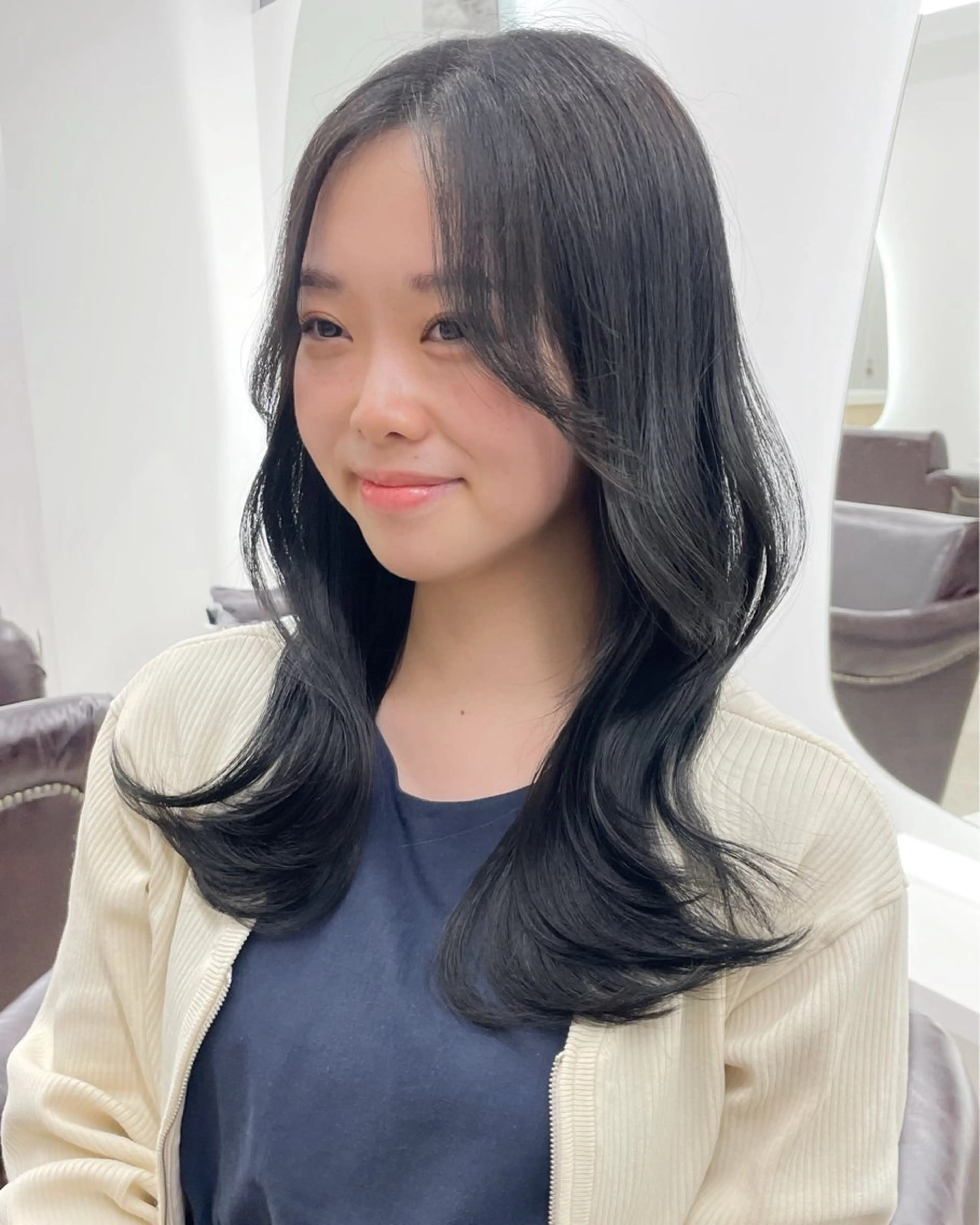 ロング カラー カット ヘアカラー トリートメント ヘアセット 新宿/韓国ヘア/ 髪質改善ストレートのヘアスタイル