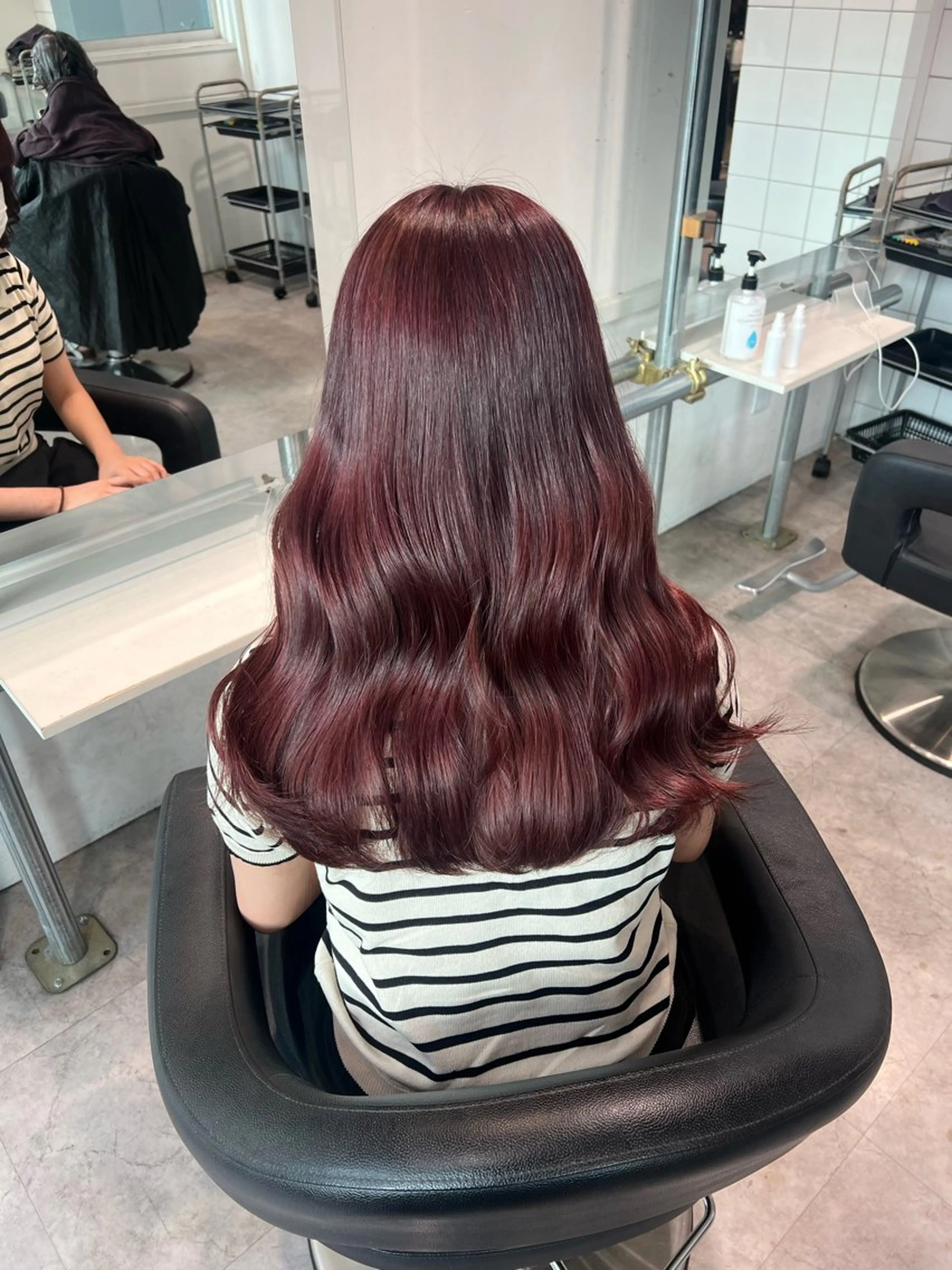 ロング カラー ベージュカラー ブリーチ ボルドーカラー ブラウンカラー カシス ヘアカラー トリートメント 韓流トレンドヘア 🎀RINAKO🎀のヘアスタイル