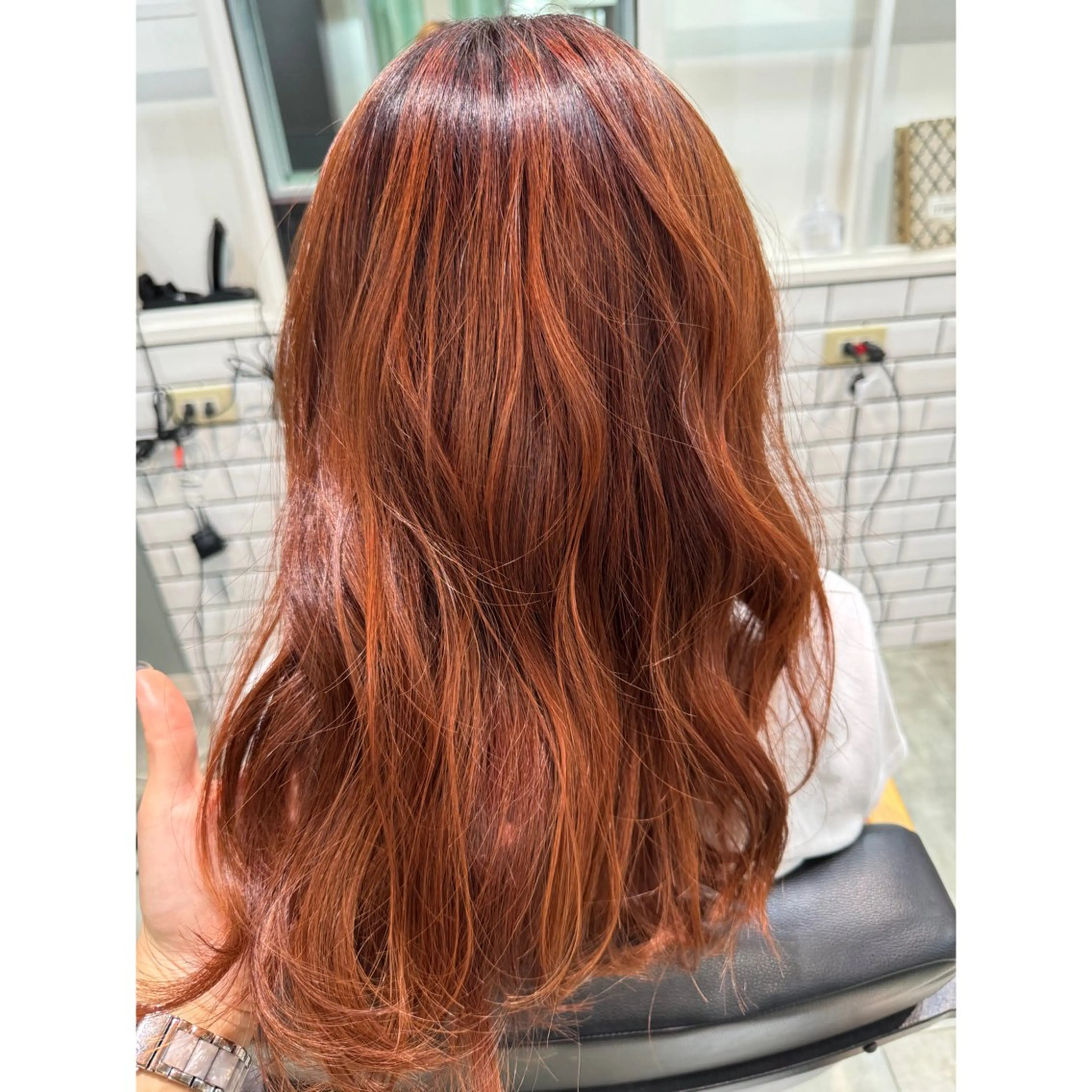 ミディアム カラー カシス オレンジ LINK LINK (リンク リンク)所属・LINKLINK Honokaのヘアスタイル