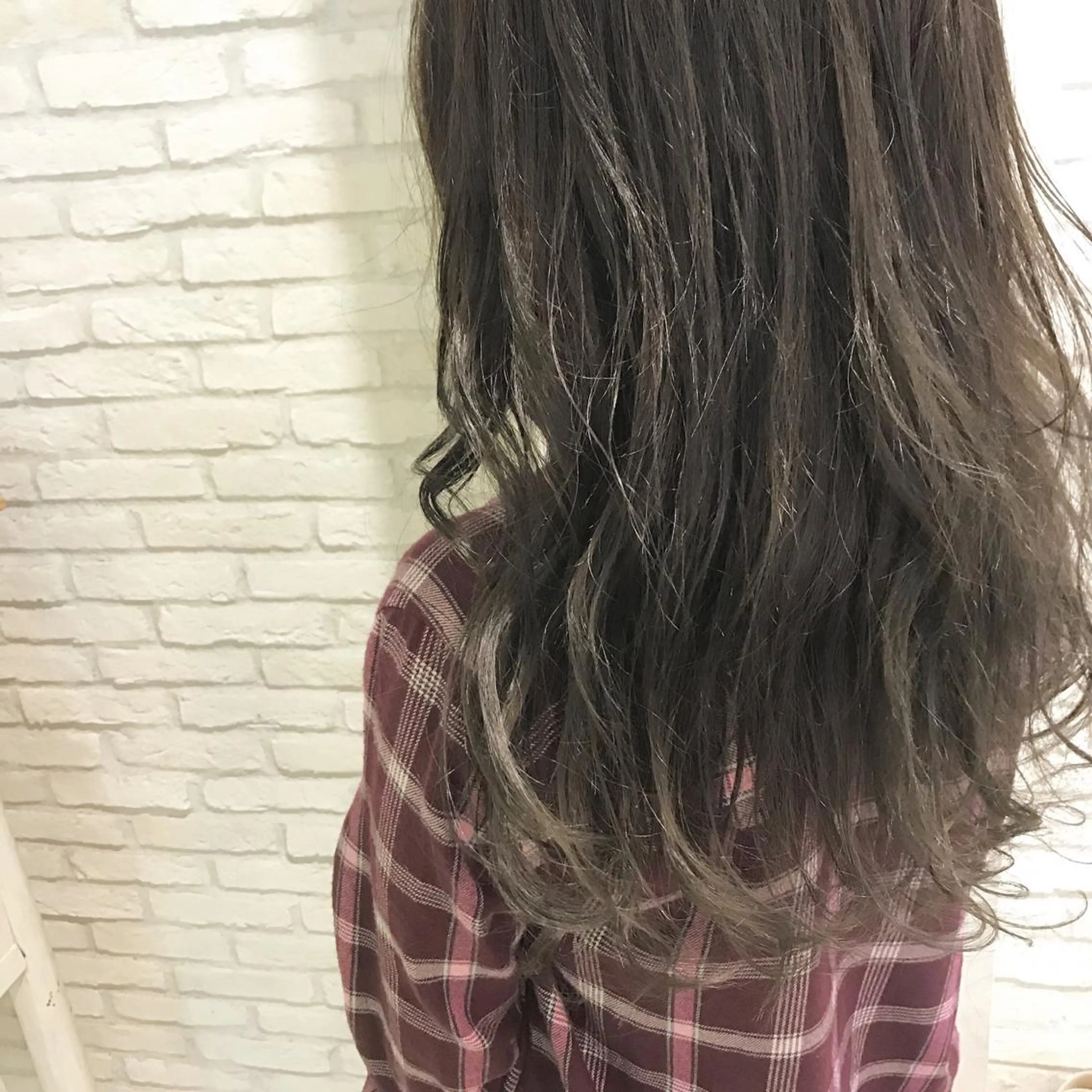 ロング カラー グレージュ トリートメント カット ヘアカラー 平内 賢人のヘアスタイル